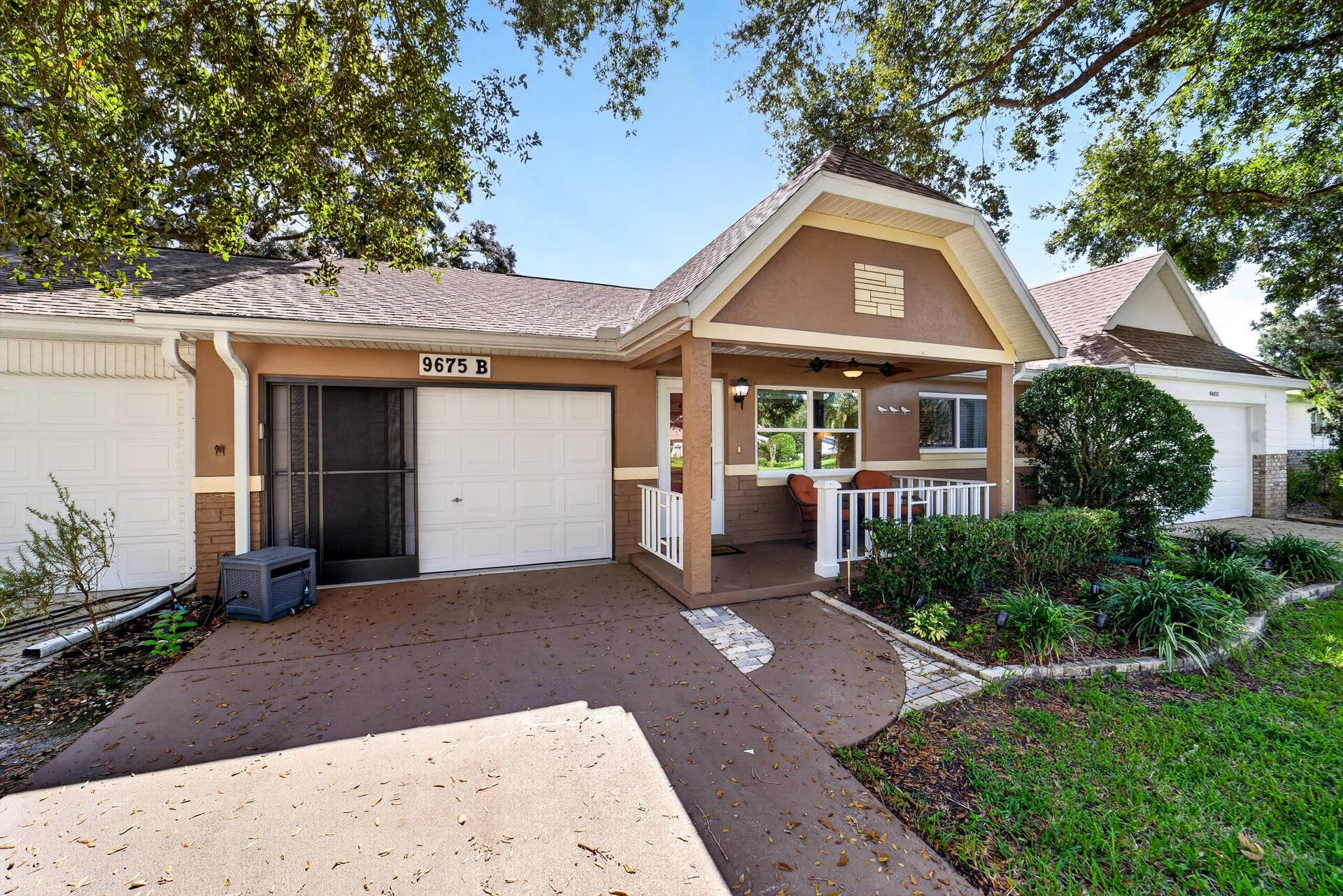 9675 SW 85th Avenue, #B, Ocala, FL 34481 Screened Garage Door