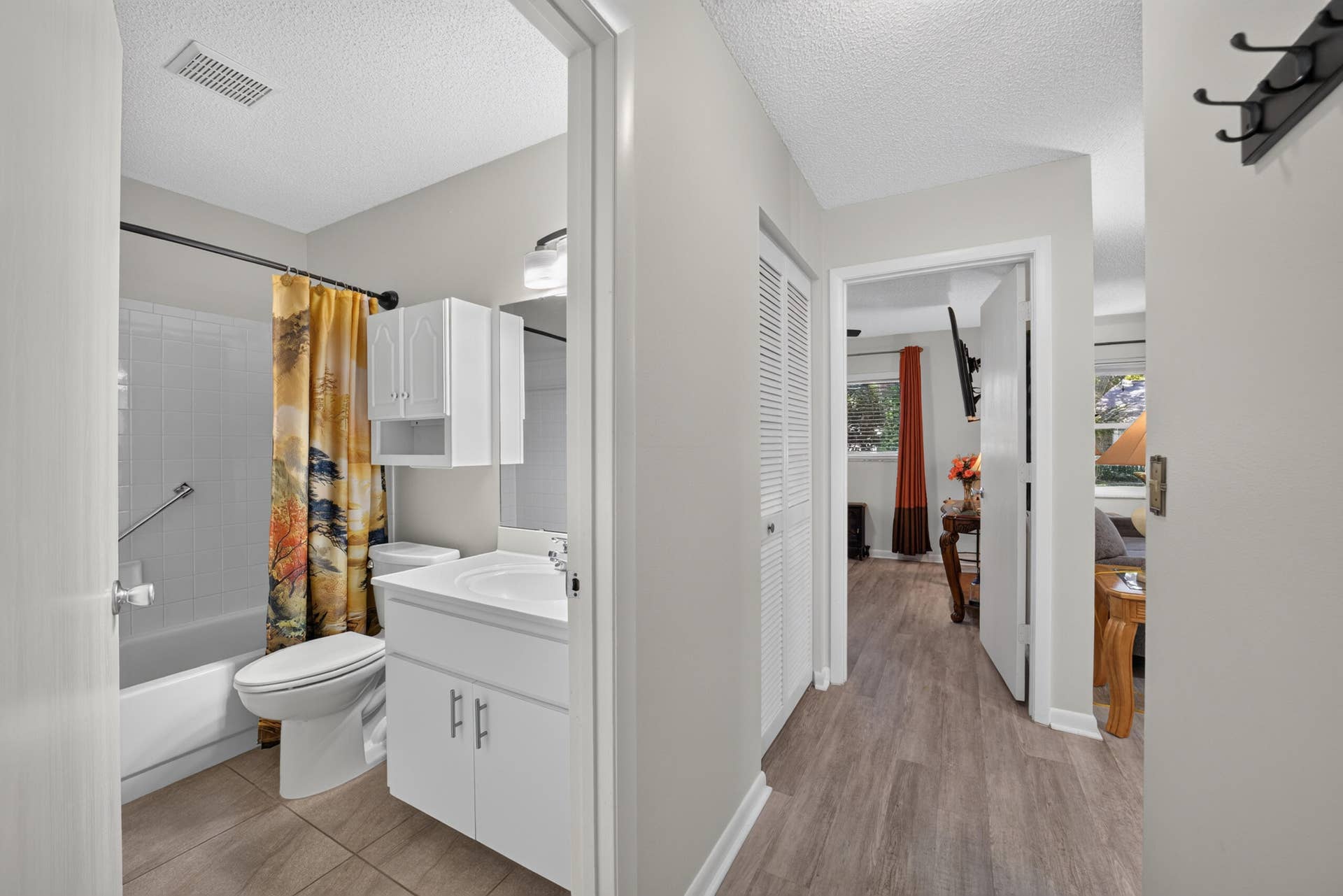 9675 SW 85th Avenue, #B, Ocala, FL 34481 Hallway Leading to #2 Bathroom