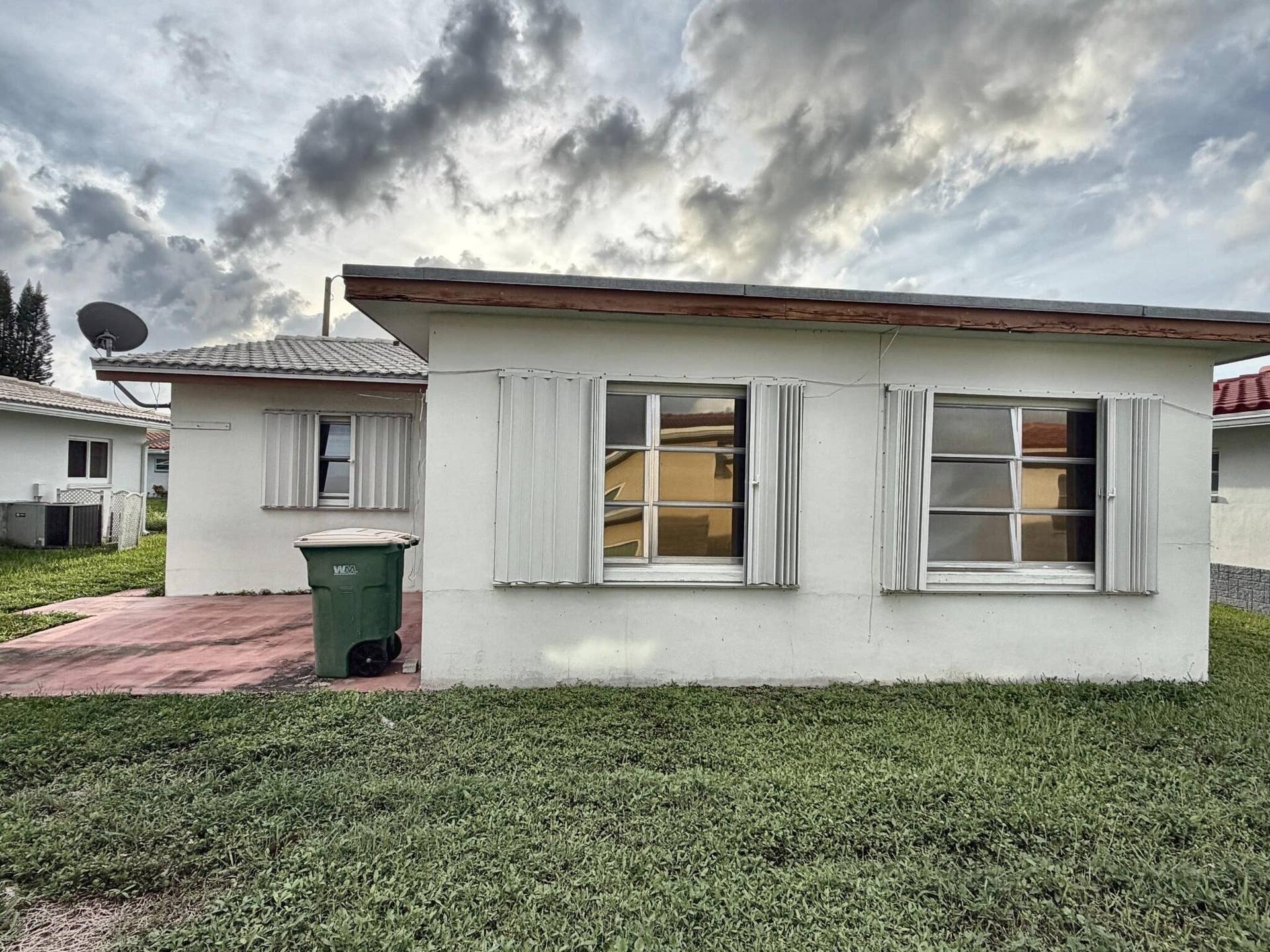 5718 NW 86TH Terrace, Tamarac, FL 33321 Rear