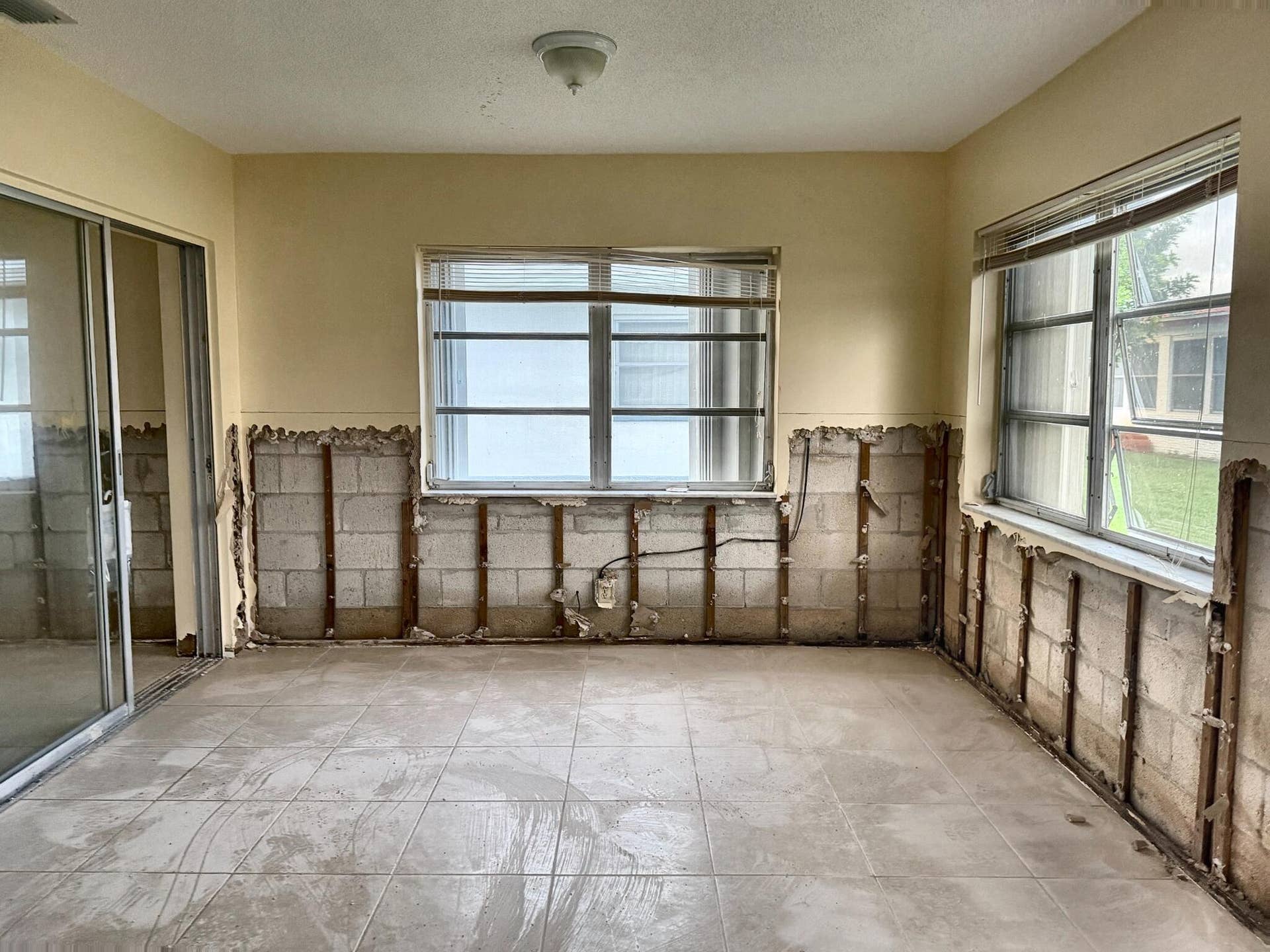5718 NW 86TH Terrace, Tamarac, FL 33321 Sunroom
