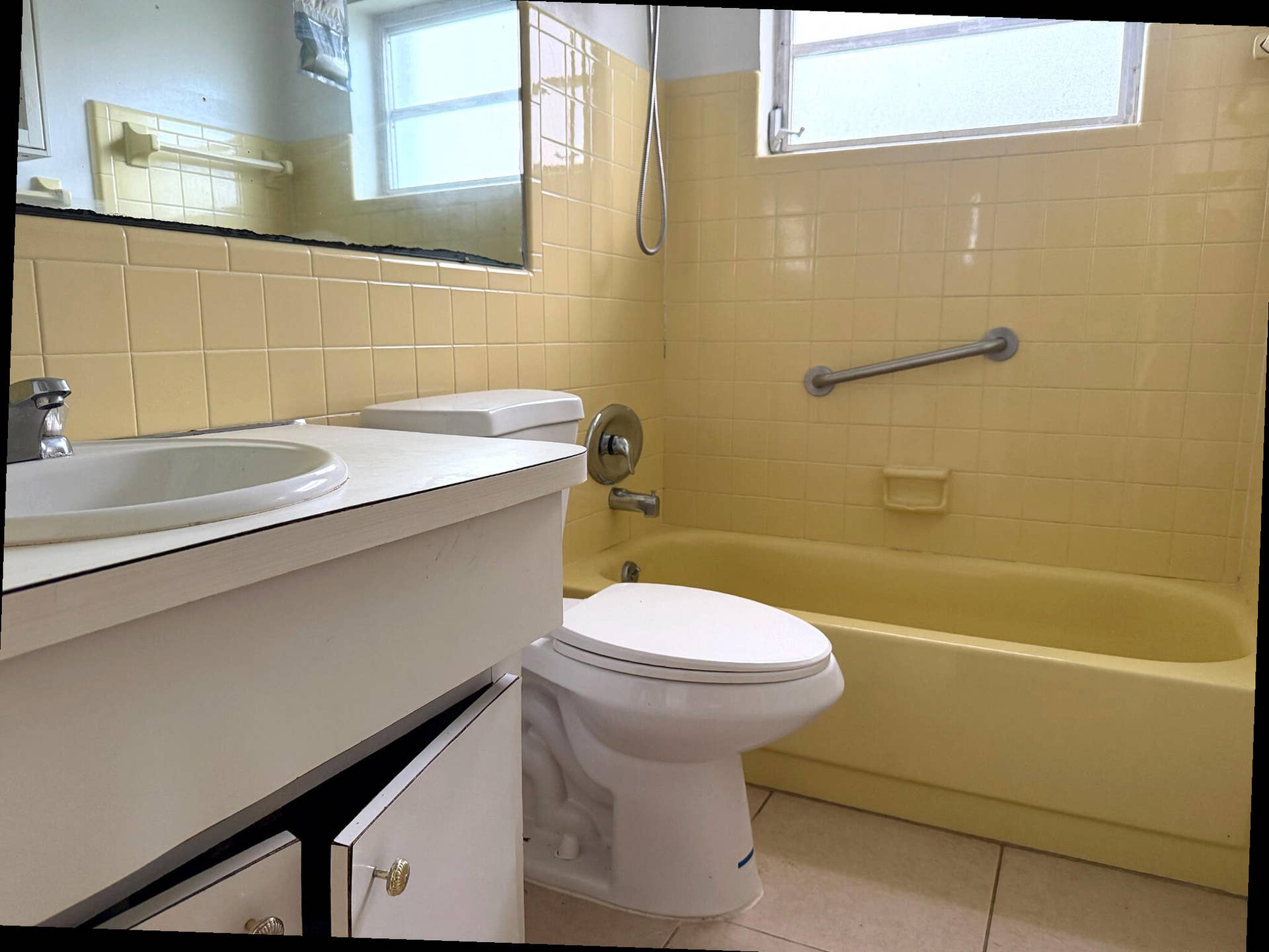 5718 NW 86TH Terrace, Tamarac, FL 33321 Bathroom