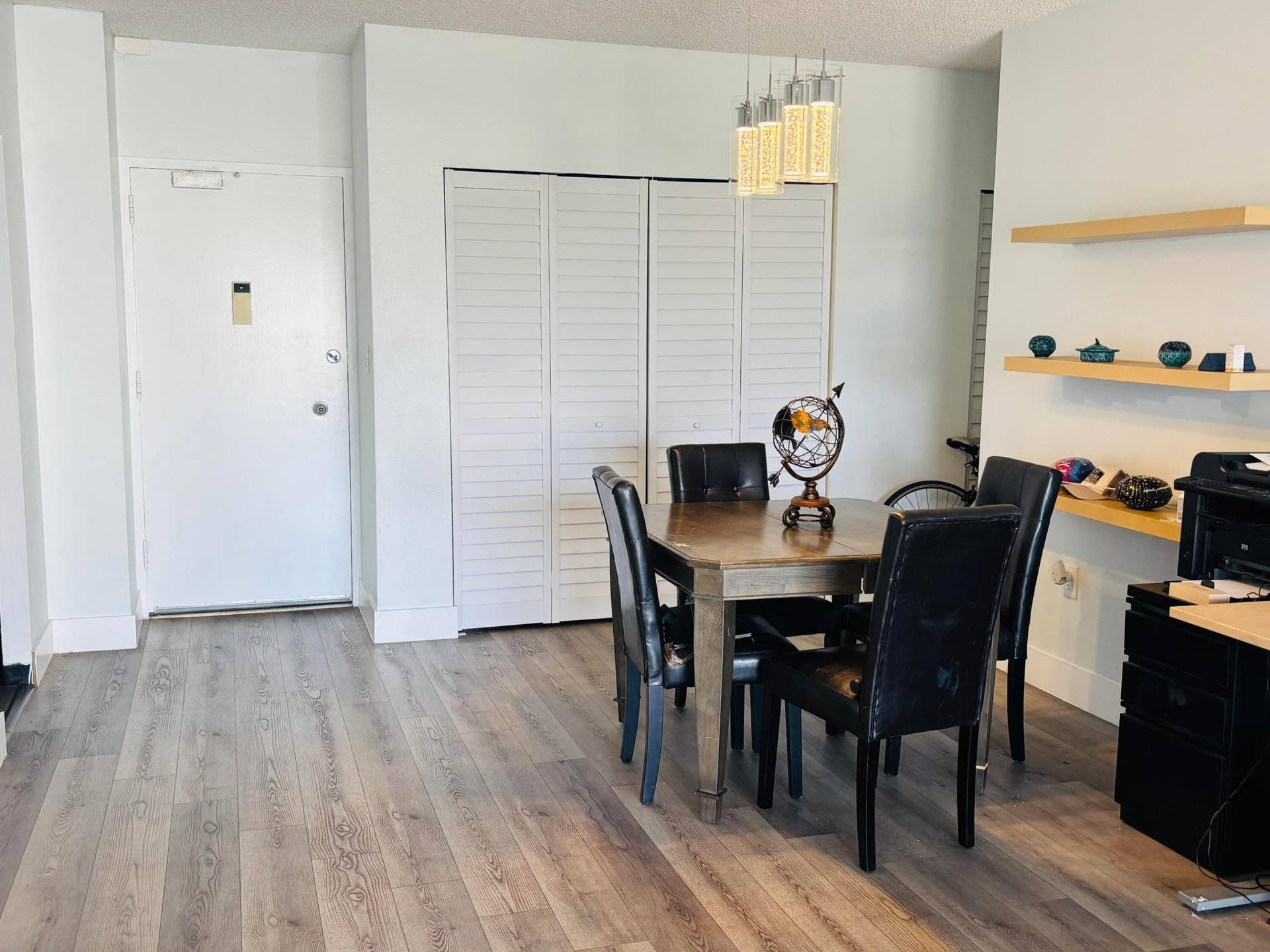 500 BAYVIEW Drive, #925, Sunny Isles Beach, Sunny Isles Beach, FL 33160 Dining Area