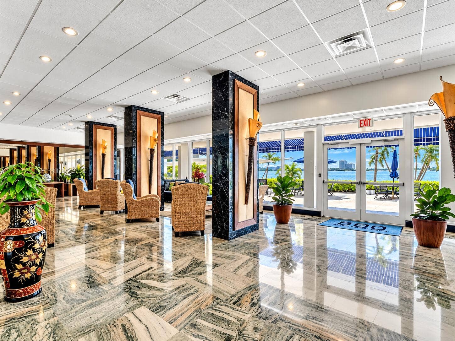 500 BAYVIEW Drive, #925, Sunny Isles Beach, Sunny Isles Beach, FL 33160 Lobby