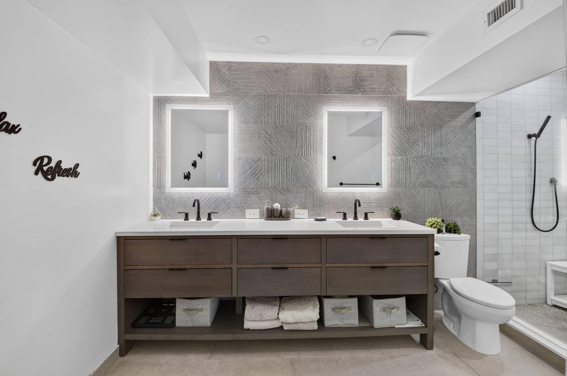 Primary Bedroom Bath