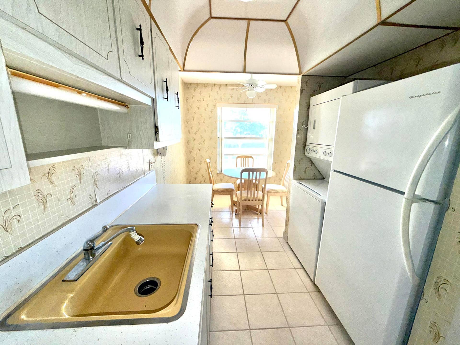 1150 Mahogany Way, #203, Delray Beach, FL 33445 Kitchen