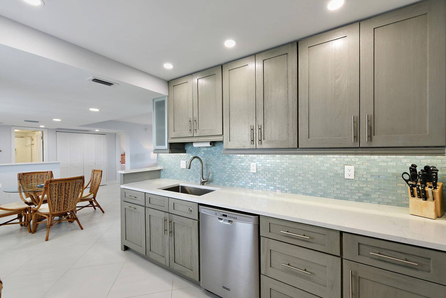 1605 S Us Highway 1, #M3-502, Jupiter, Jupiter, FL 33477 Kitchen