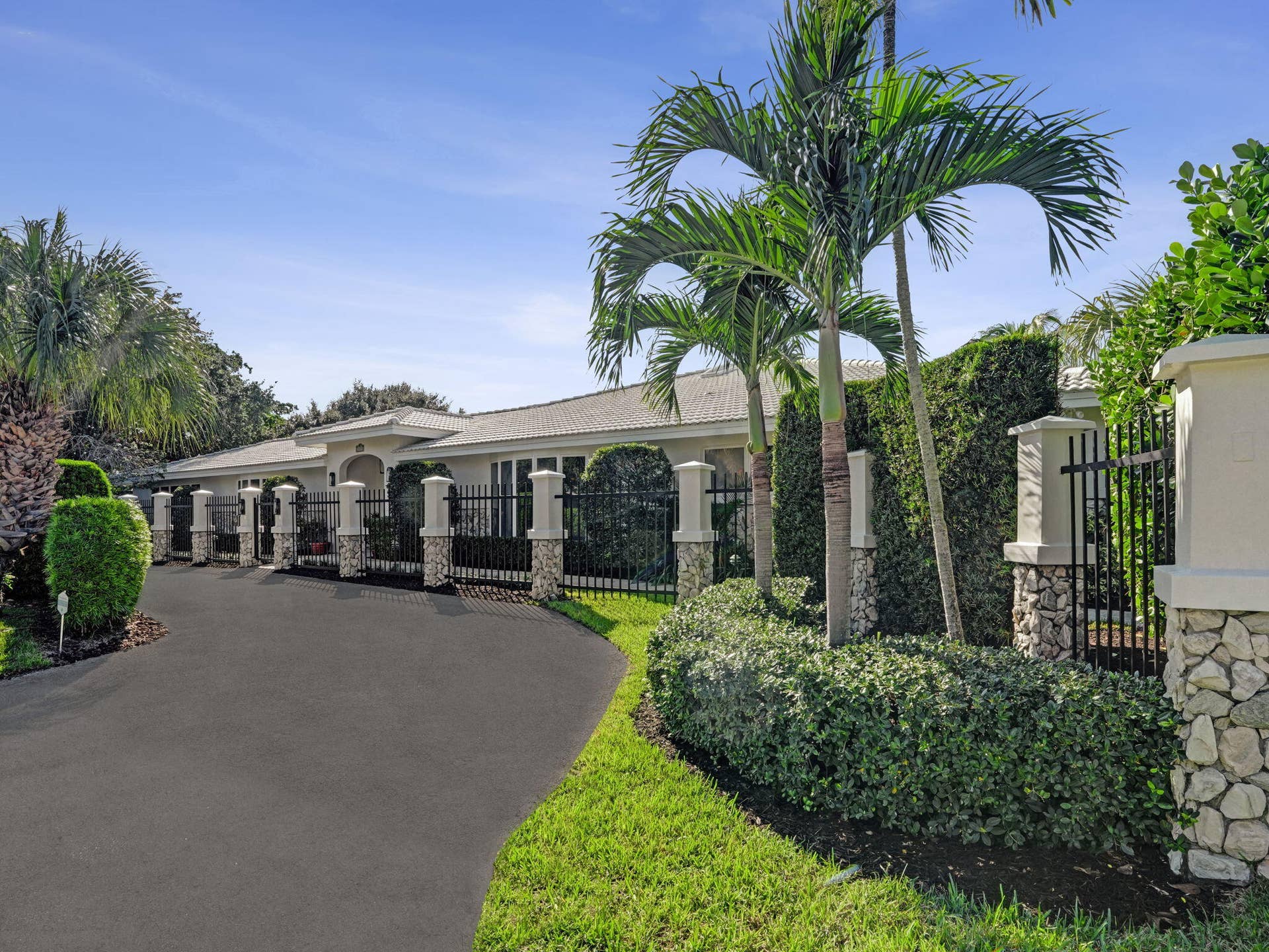 2600 NE 21st Street, Fort Lauderdale, FL 33305 92-web-or-mls-DSC07466 (2)