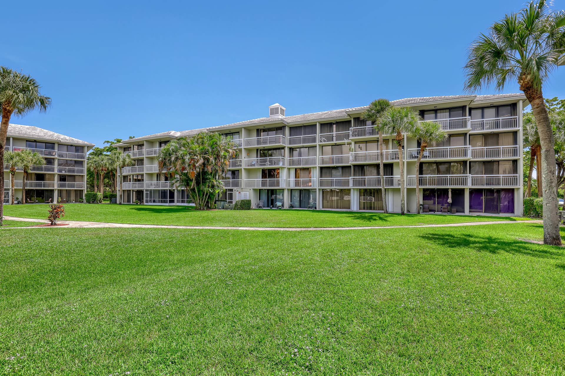 2621 VILLAGE Boulevard, #203, West Palm Beach, FL 33409 Back of the building