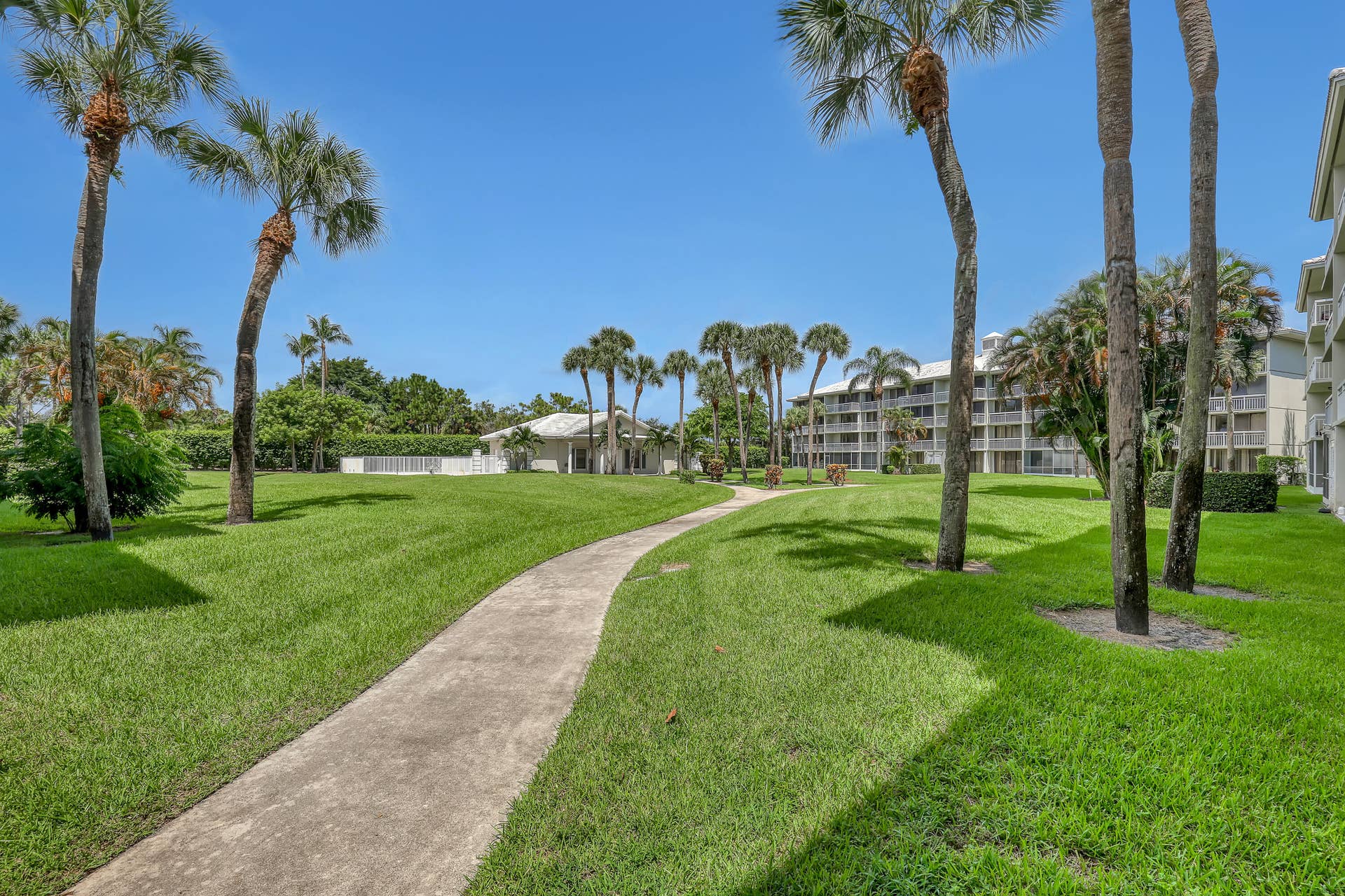 2621 VILLAGE Boulevard, #203, West Palm Beach, FL 33409 0I3A2111_5