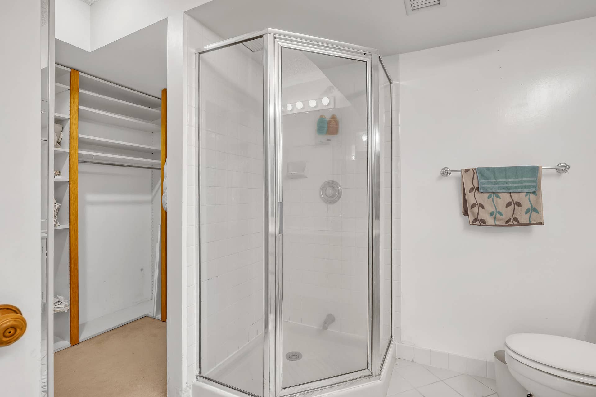 2621 VILLAGE Boulevard, #203, West Palm Beach, FL 33409 Primary Shower