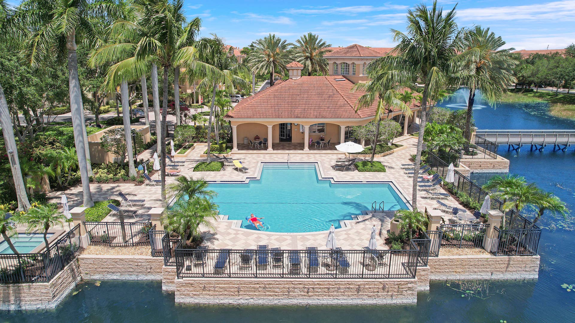 Harbour Oaks Pool / Clubhouse