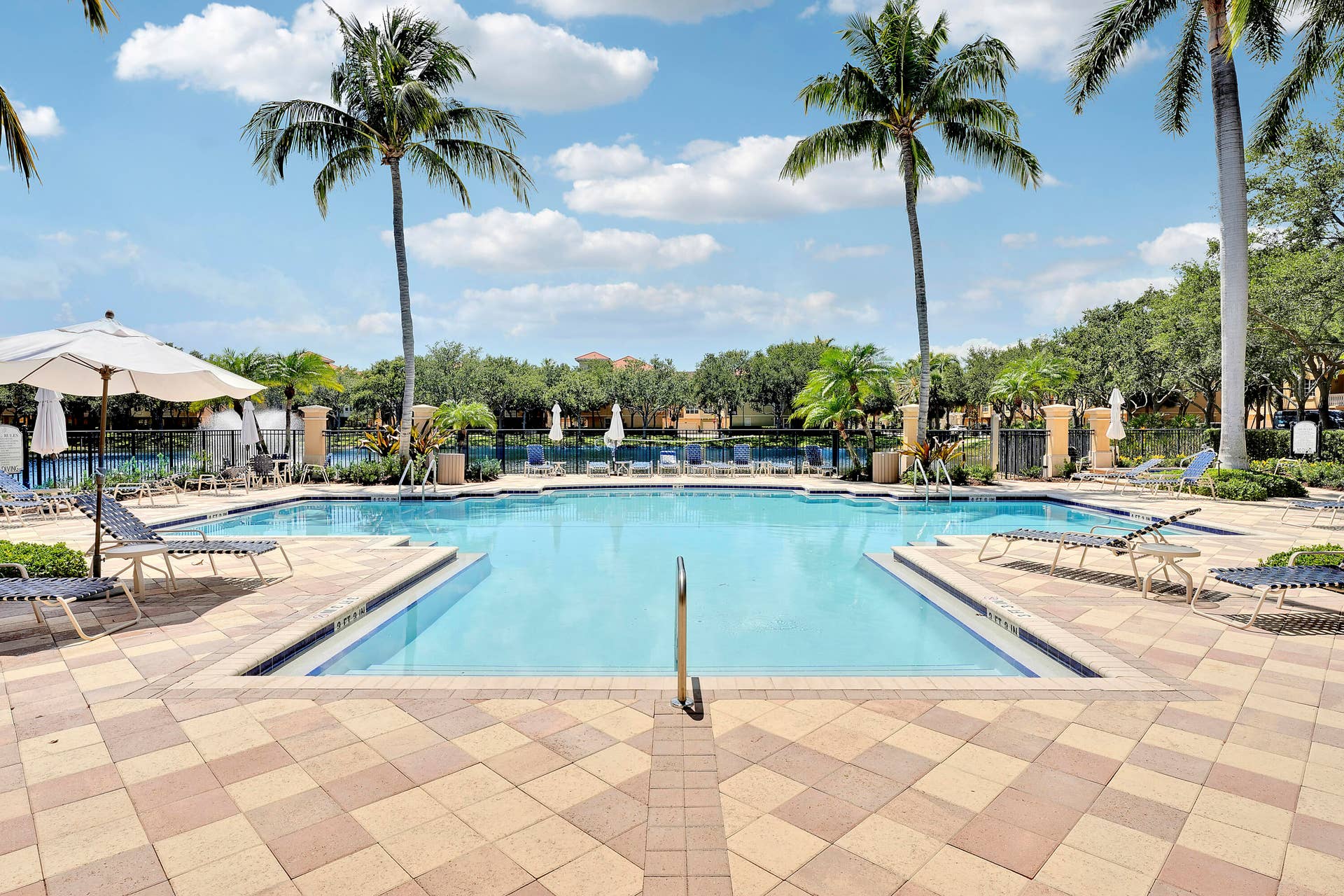 Harbour Oaks Pool