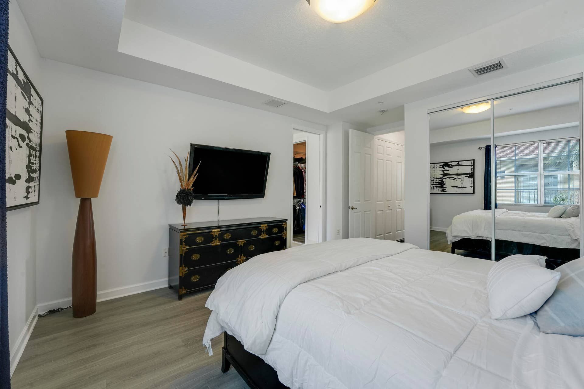 Guest Bedroom / Jr Suite