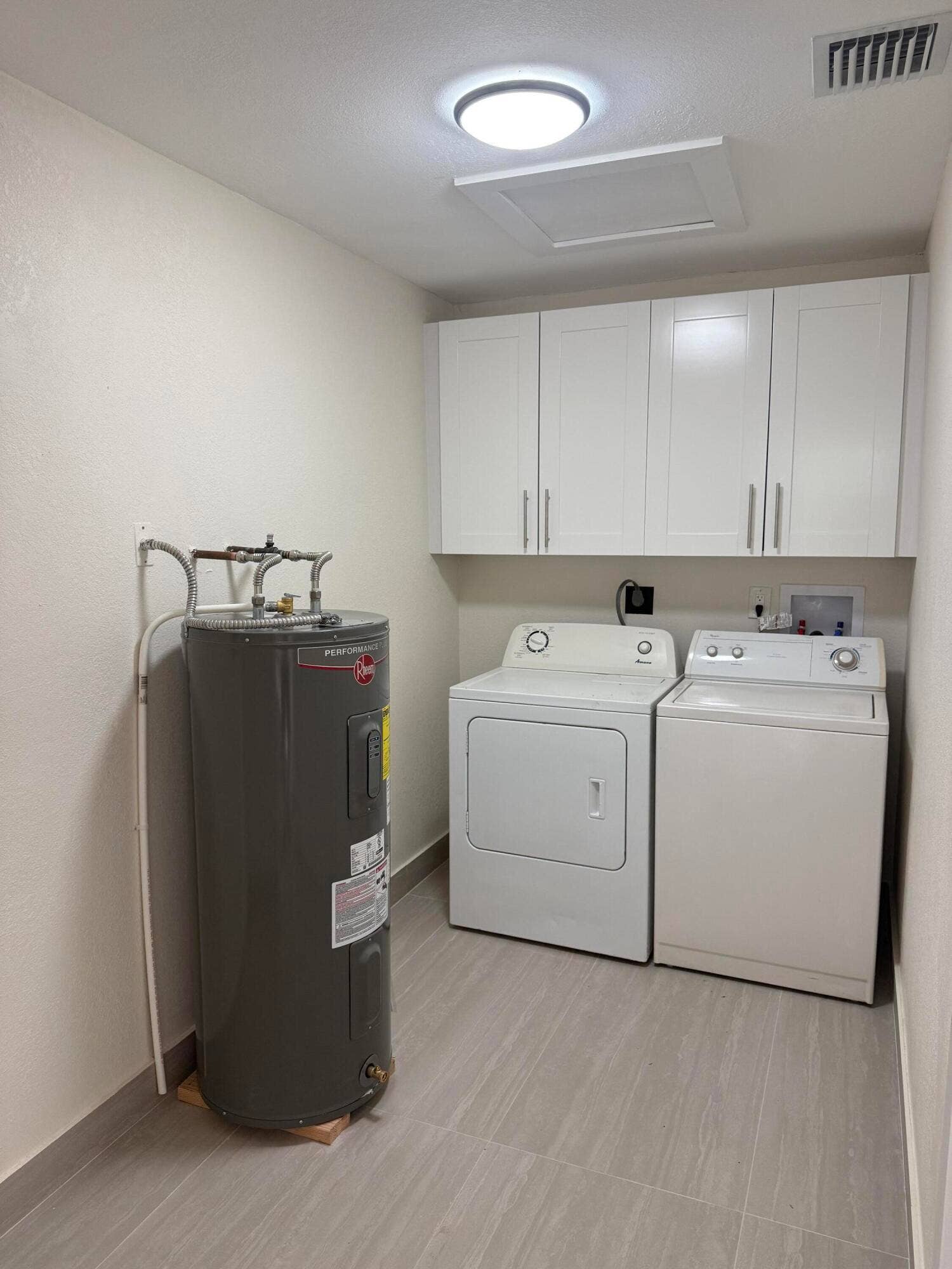 6801 Georgia Avenue, #2, West Palm Beach, FL 33405 Laundry