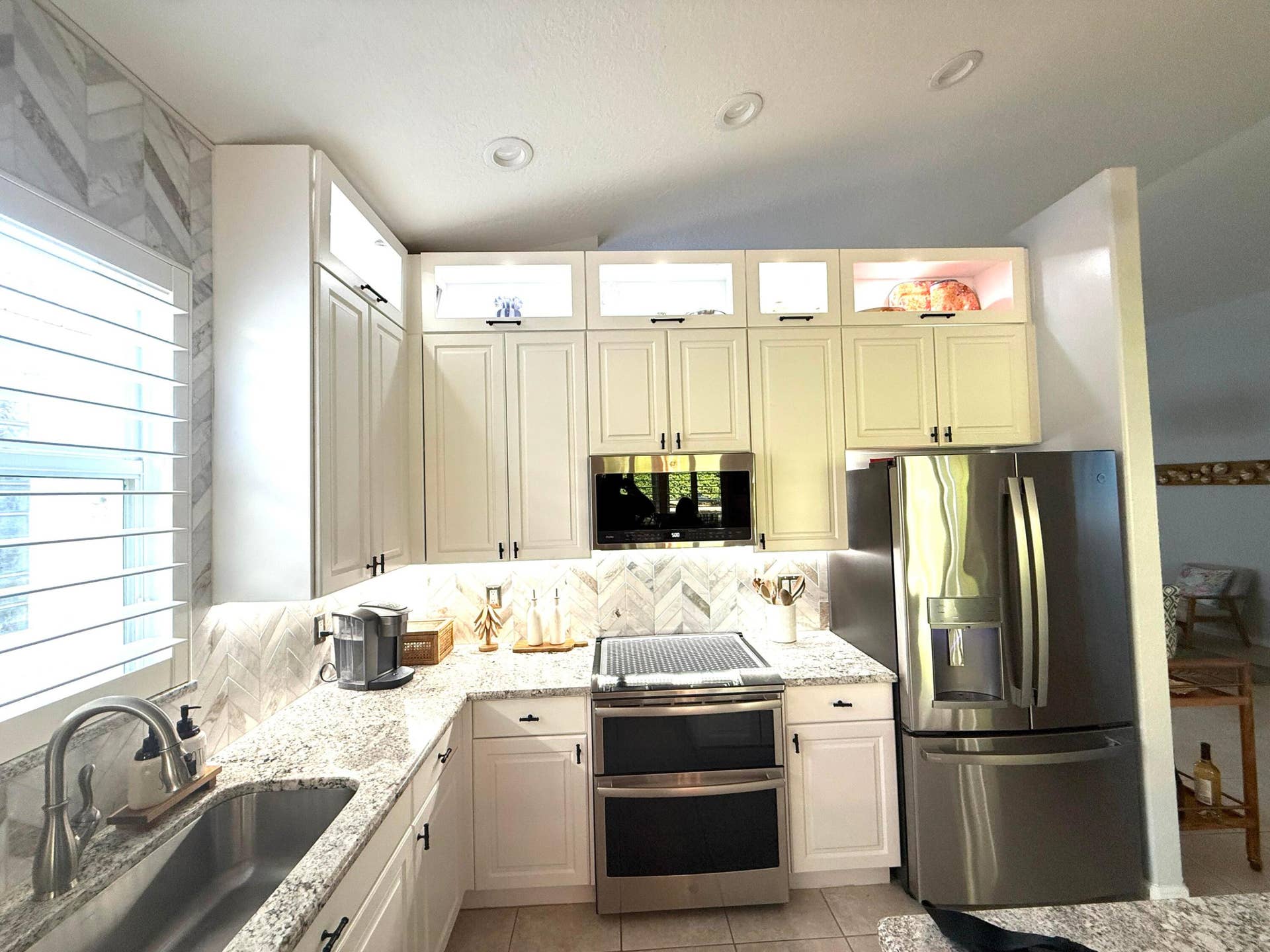 2310 Sapphire Circle, West Palm Beach, FL 33411 Kitchen