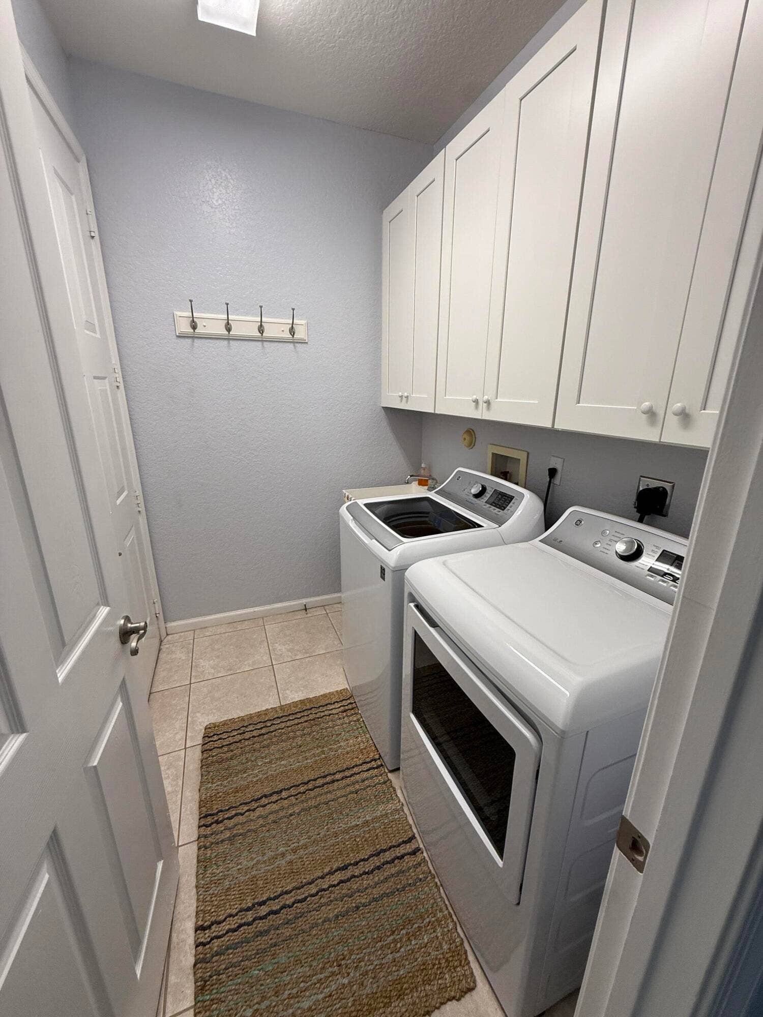 2310 Sapphire Circle, West Palm Beach, FL 33411 Laundry