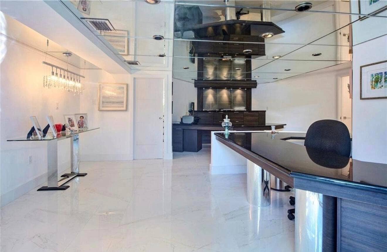 28 PELICAN Drive, Fort Lauderdale, FL 33301 IMG_7909