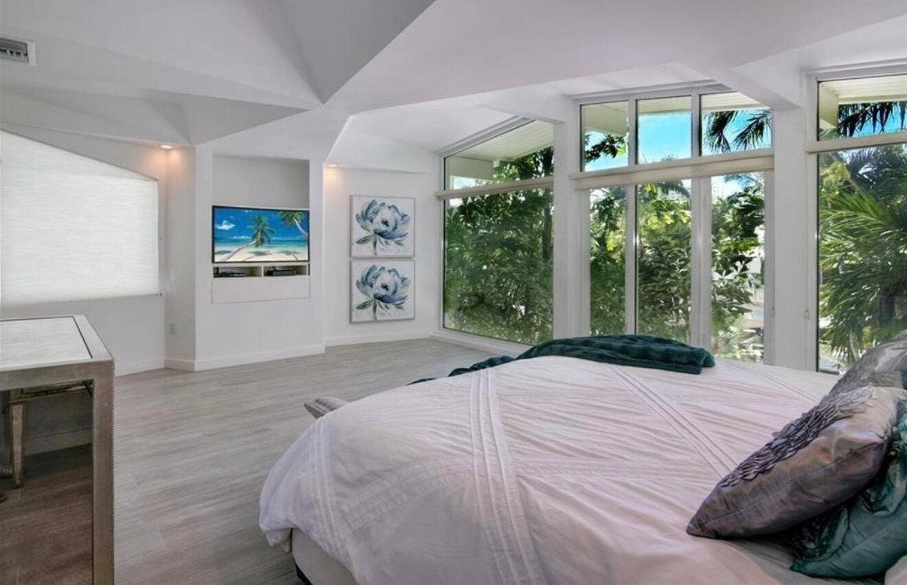 28 PELICAN Drive, Fort Lauderdale, FL 33301 IMG_7916