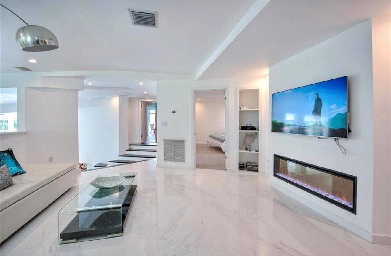 28 PELICAN Drive, Fort Lauderdale, FL 33301 IMG_7912