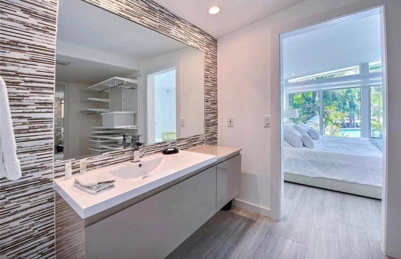 28 PELICAN Drive, Fort Lauderdale, FL 33301 IMG_7904