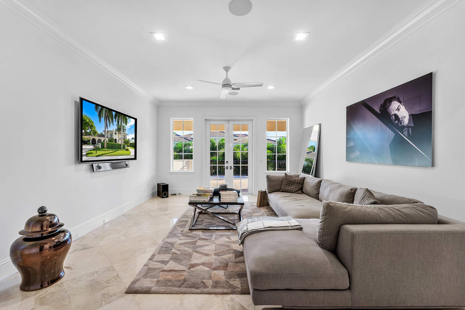 2nd Floor Family Room