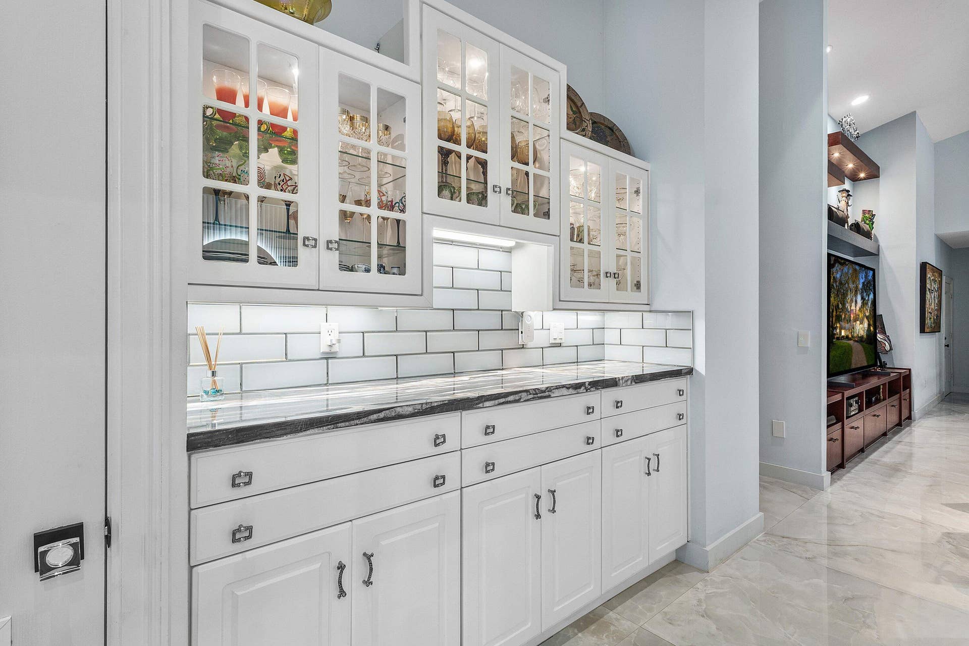 17888 Fieldbrook Circle W, Boca Raton, FL 33496 Butlers Pantry