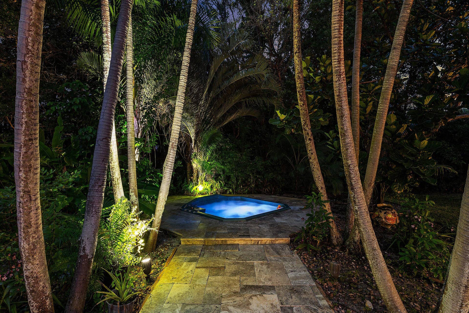 17888 Fieldbrook Circle E, Boca Raton, FL 33496 Twilight - Hot Tub