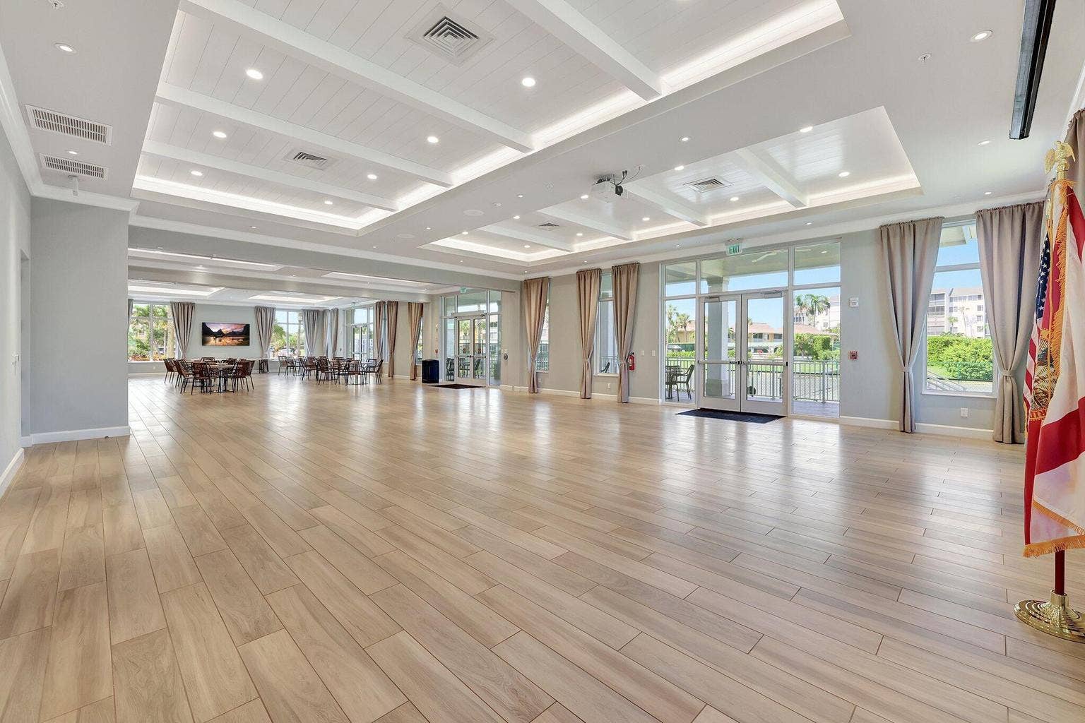 BANQUET MEETING ROOM