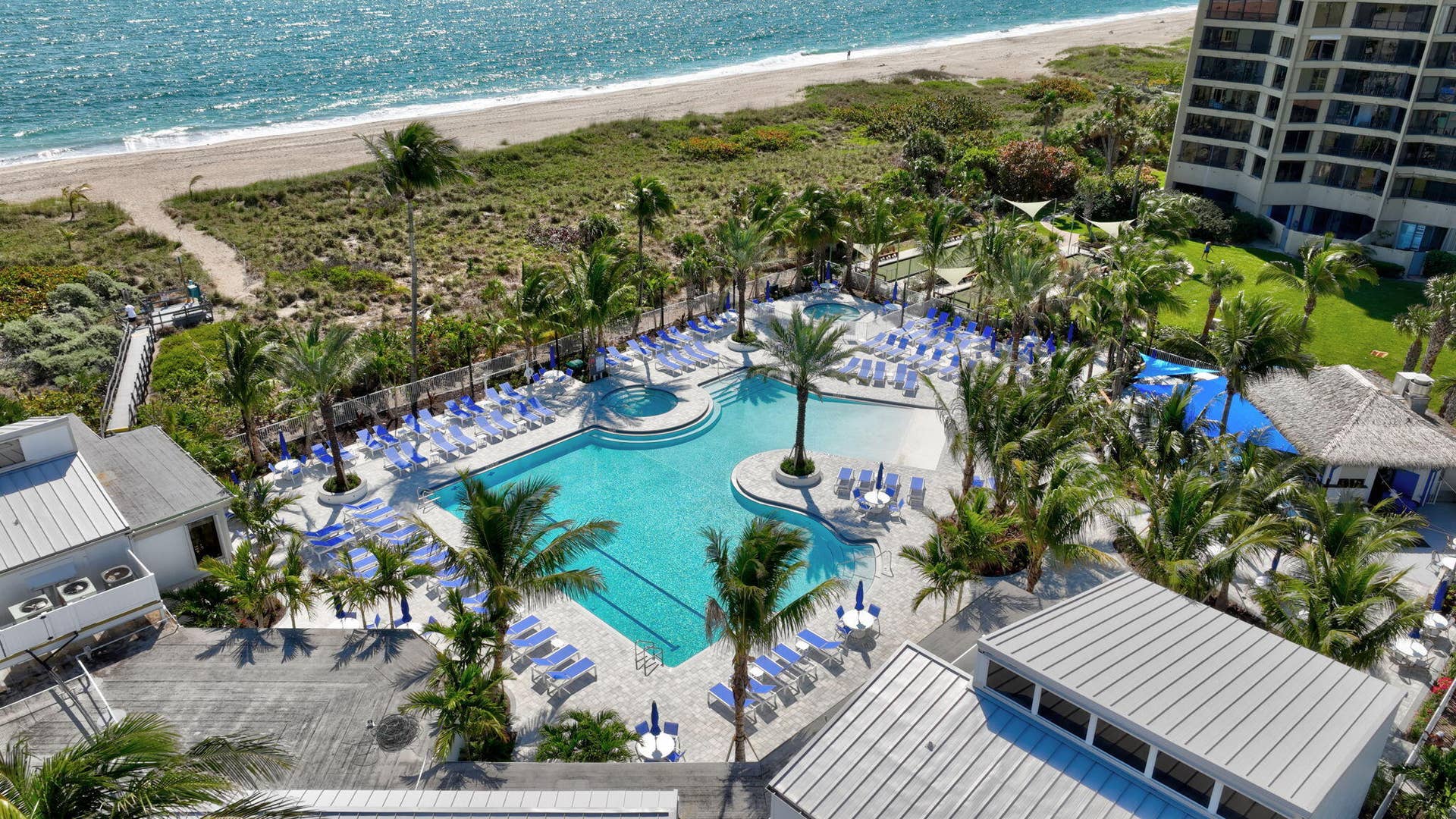 RESORT STYLE POOL....