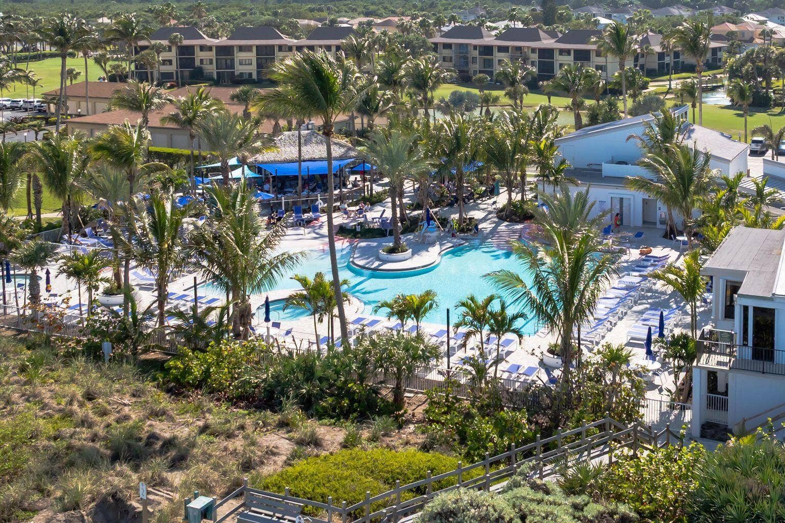 BEAUTIFUL MAIN POOL