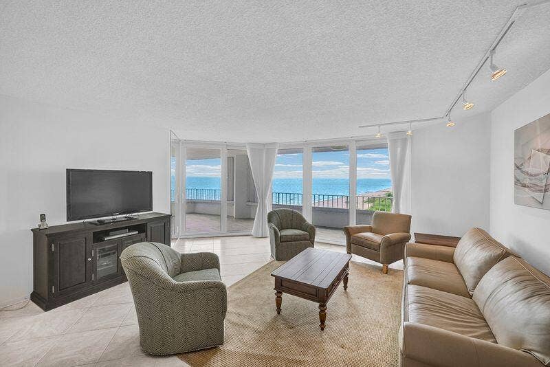 550 S Ocean Boulevard, #602, Boca Raton, FL 33432 Living Room