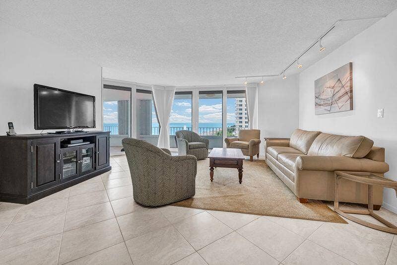 550 S Ocean Boulevard, #602, Boca Raton, FL 33432 Living Room
