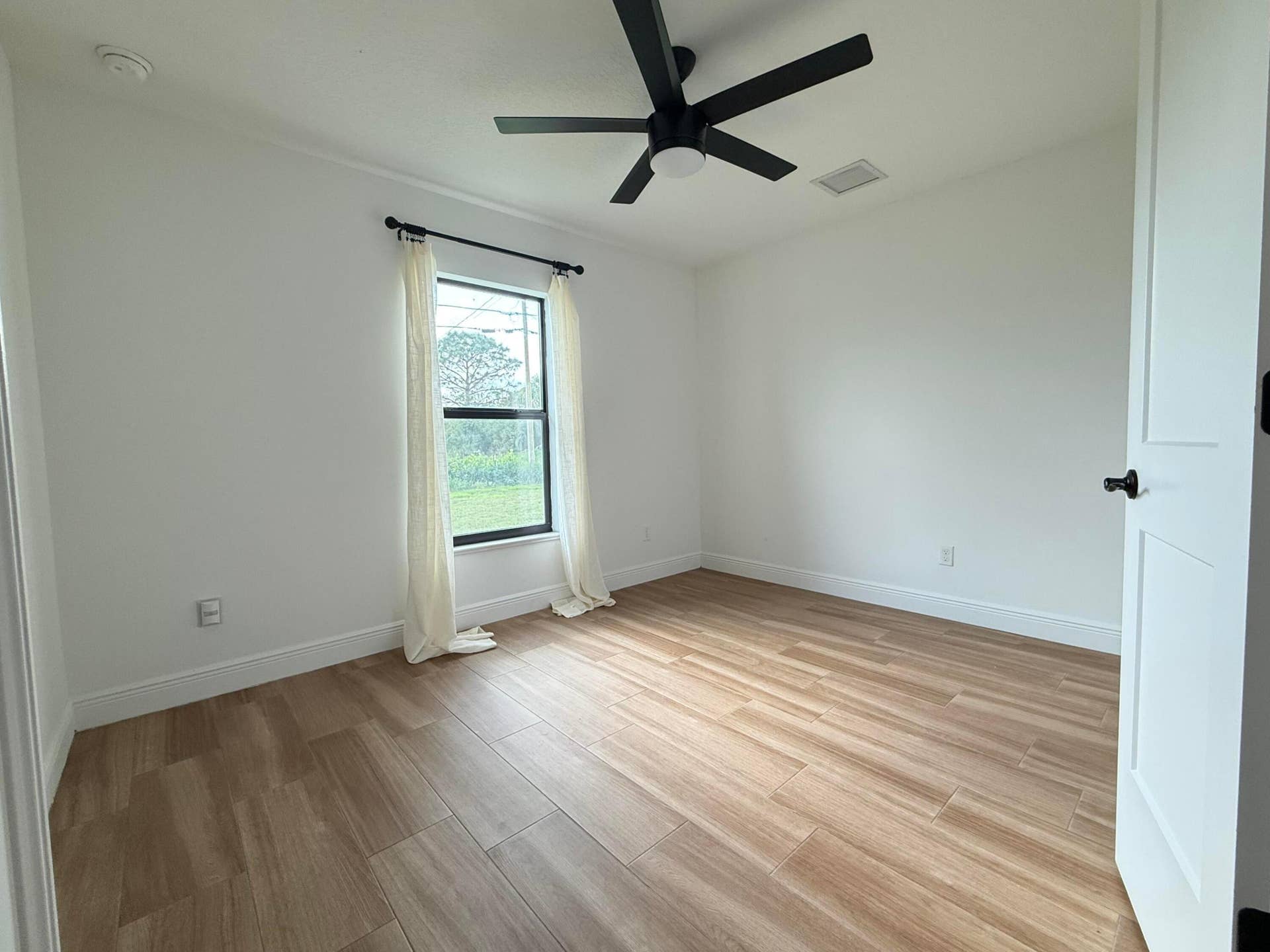 1322 SW Calmar Avenue, Port St Lucie, FL 34953 IMG_3939