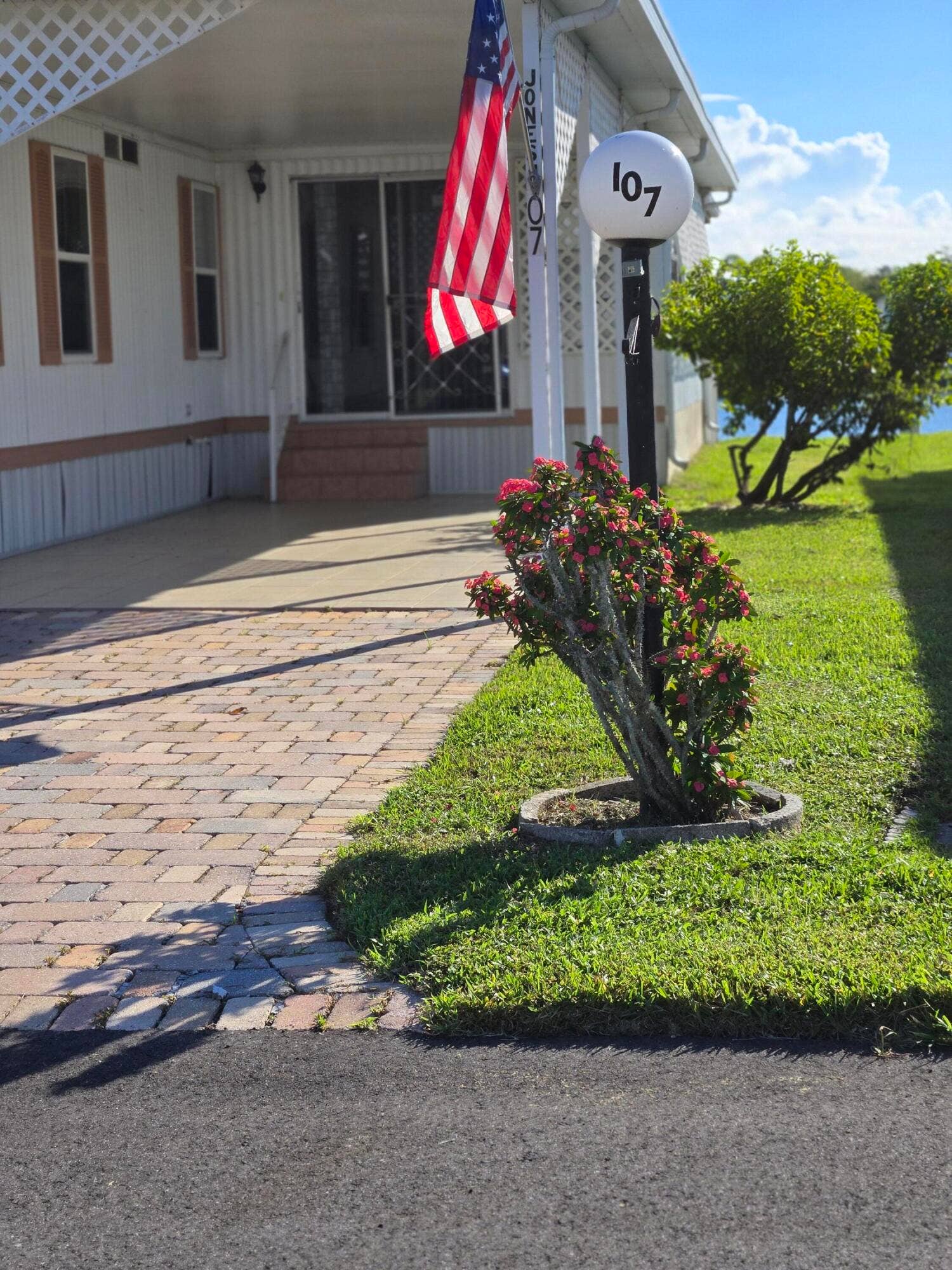 1601 US-441, #107, Okeechobee, FL 34974 15346
