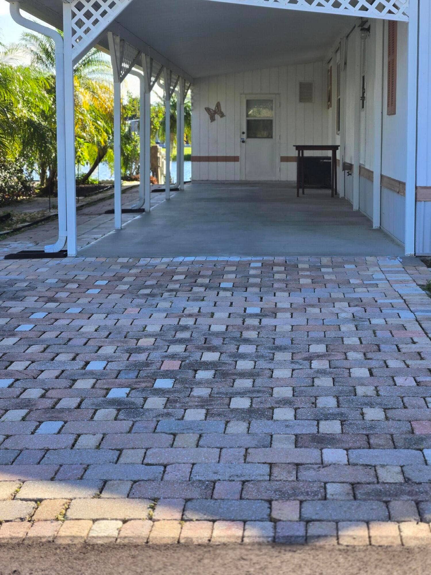 1601 US-441, #107, Okeechobee, FL 34974 15351