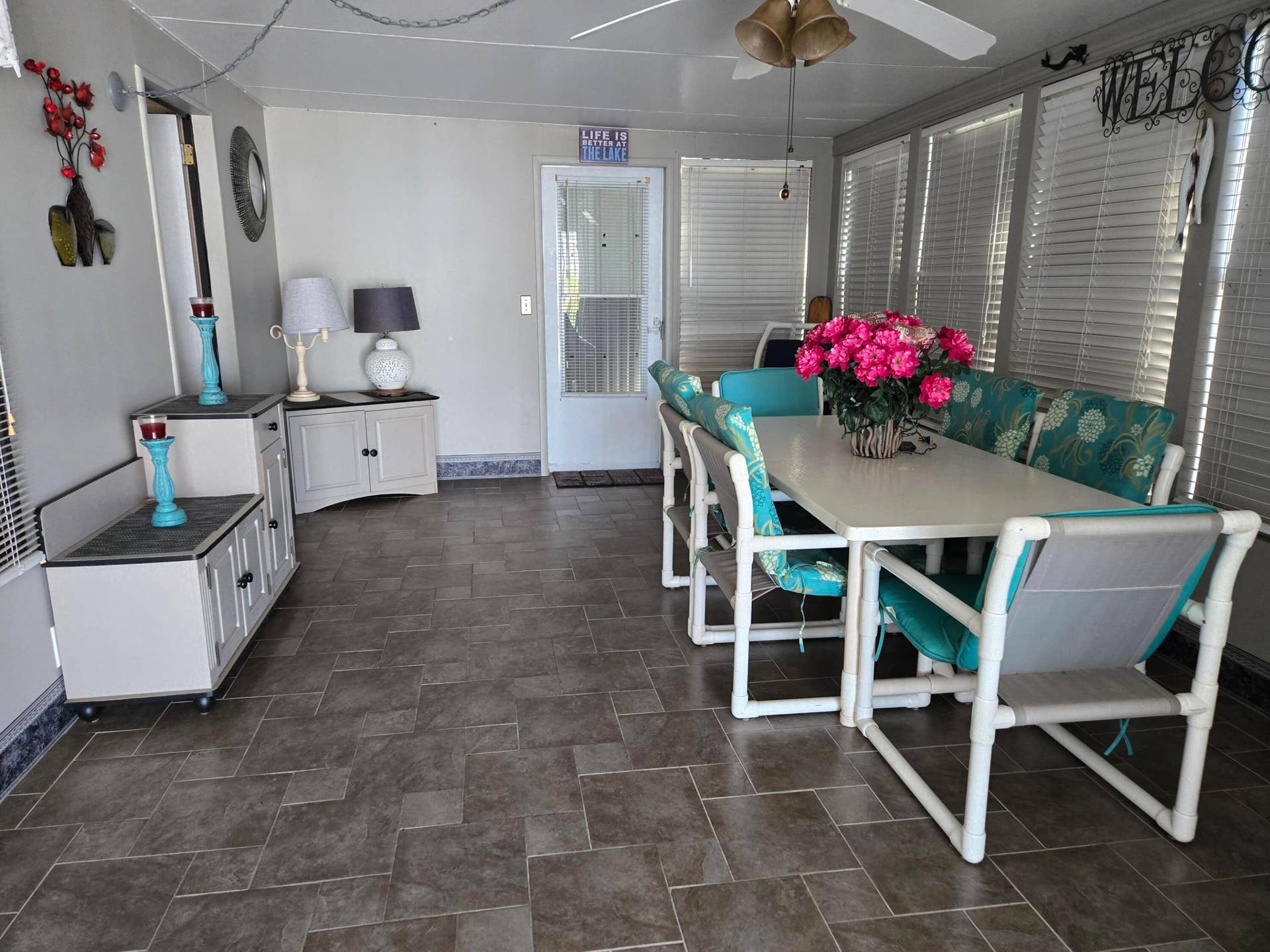 1601 US-441, #107, Okeechobee, FL 34974 Florida room