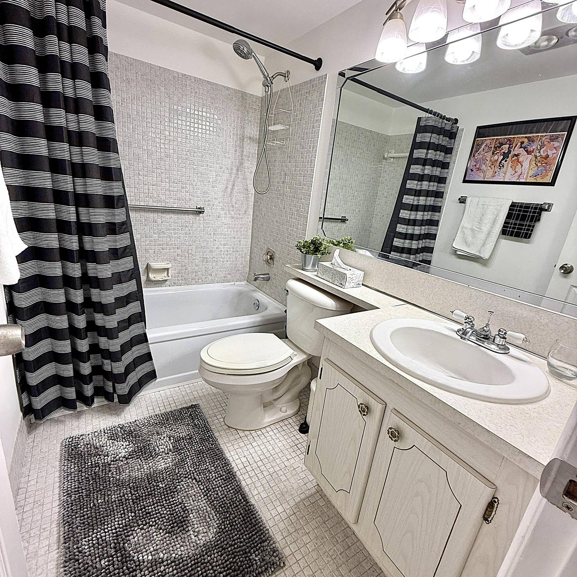 96 TILFORD Place E, Deerfield Beach, FL 33442 Bathroom