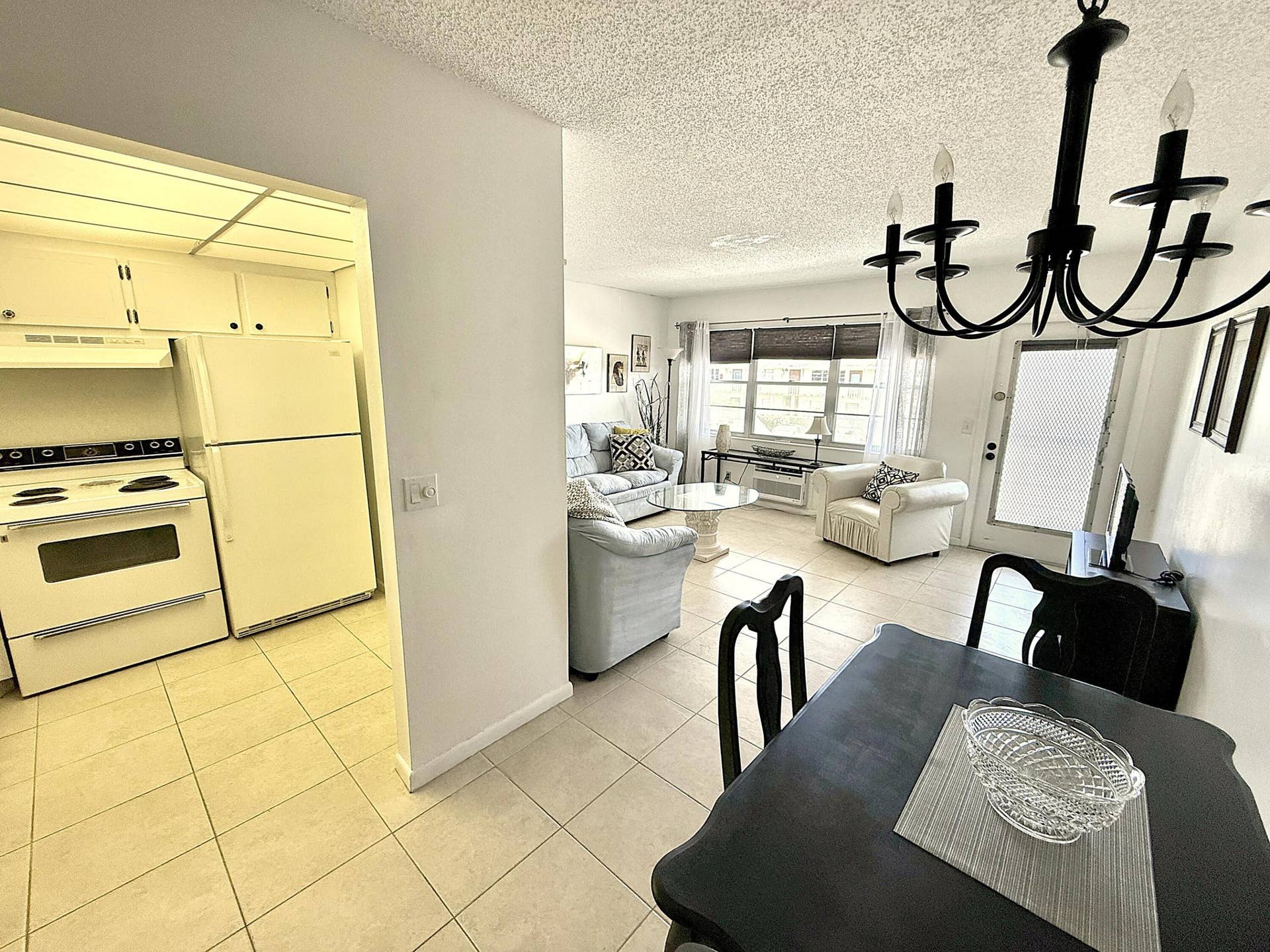96 TILFORD Place E, Deerfield Beach, FL 33442 DR + Kit + LR