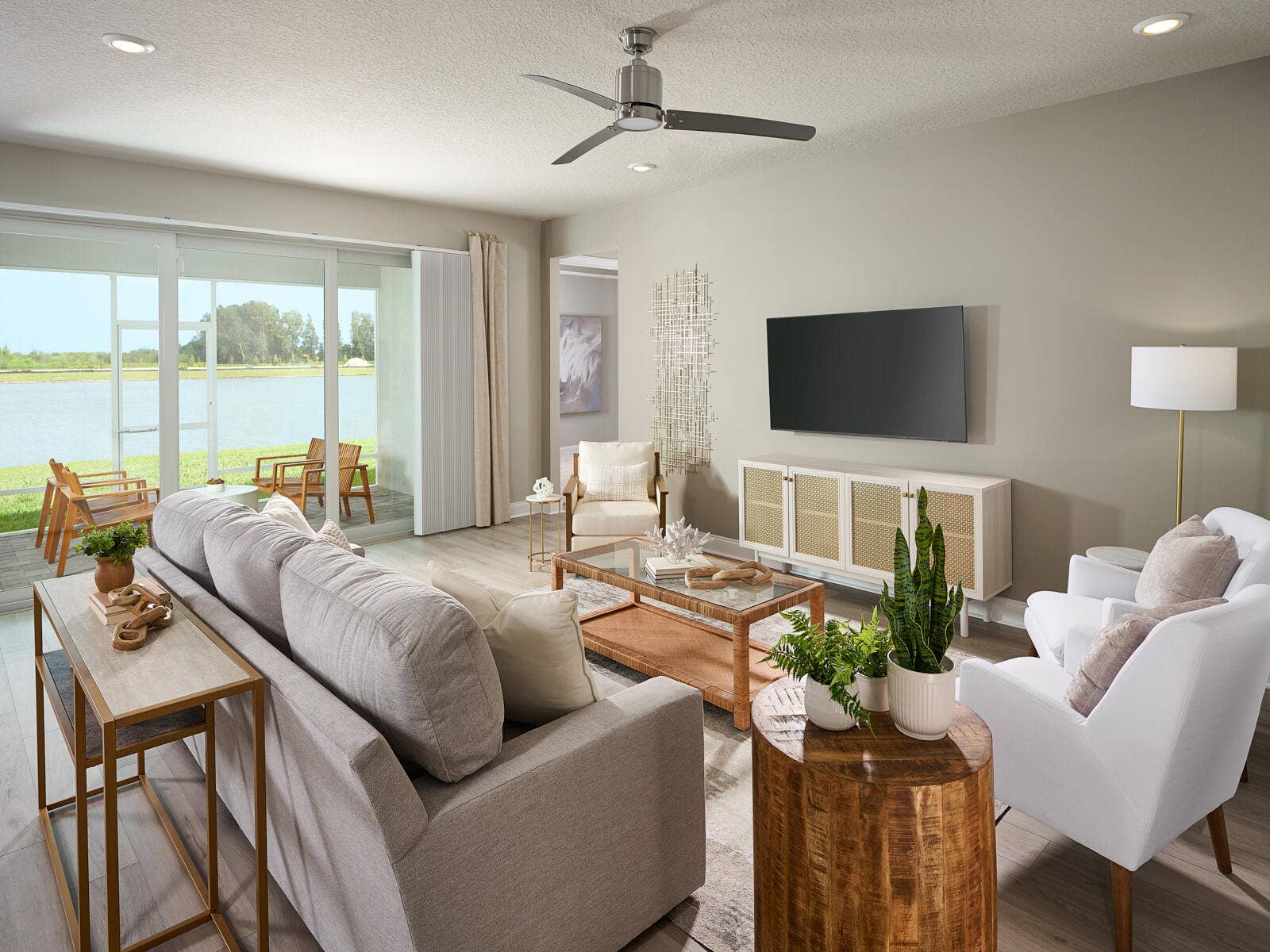 5766 HAMPTON PARK Circle, Vero Beach, FL 32966 SFL_Hampton Park_Jade_Family_5769 Hampto