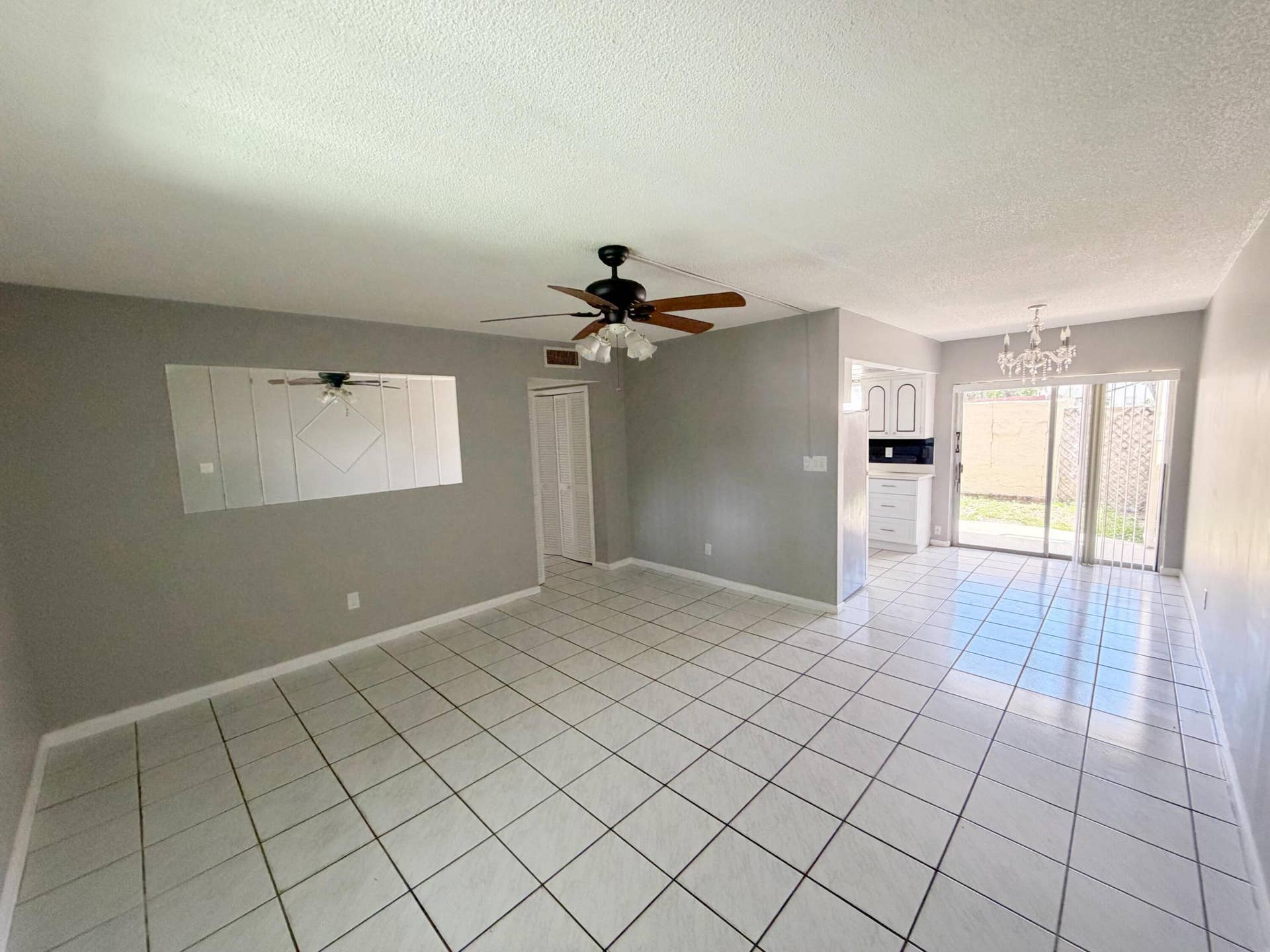320 SW 1st Street, #D-2, Pompano Beach, FL 33060 IMG_5383