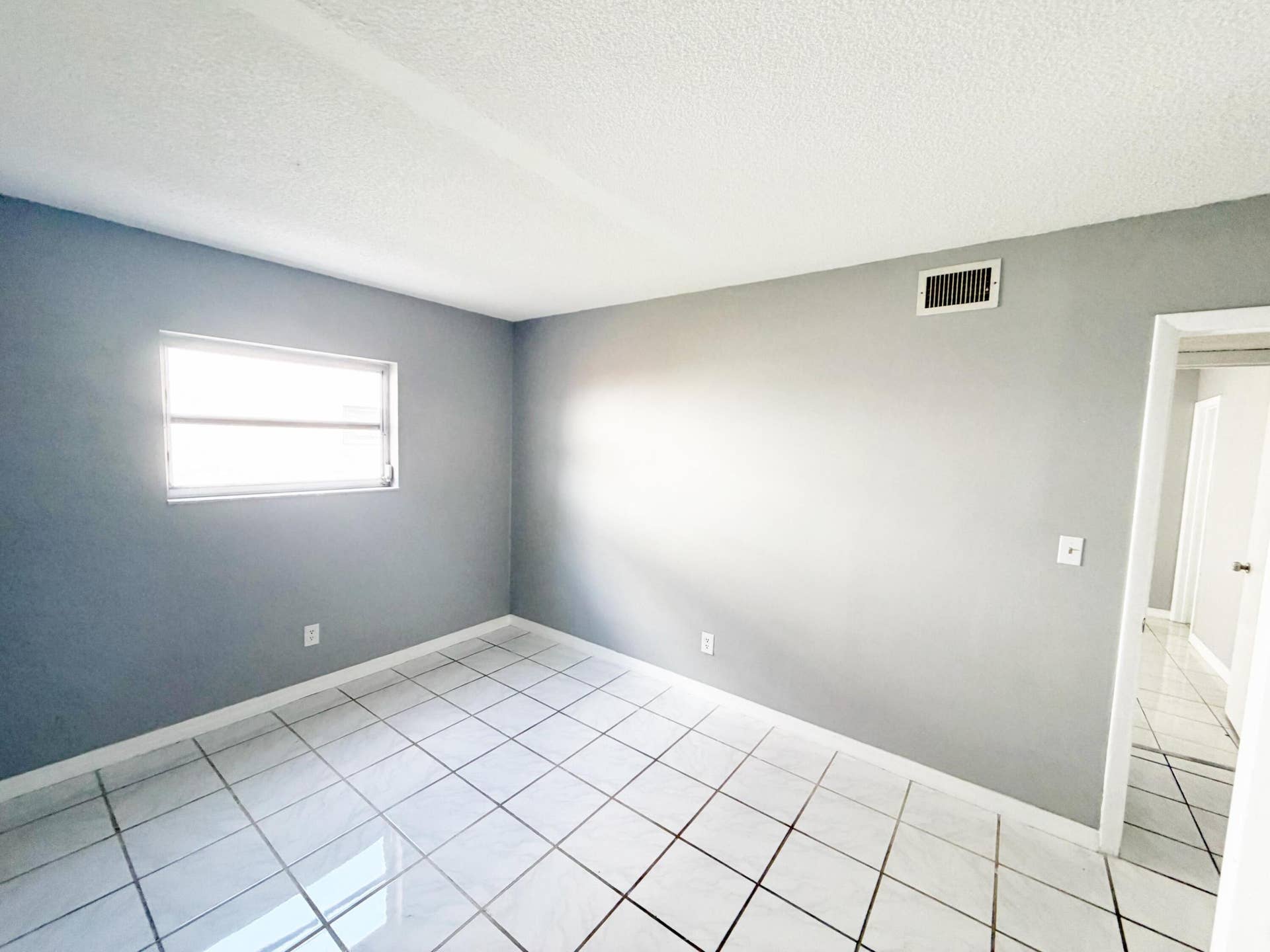 320 SW 1st Street, #D-2, Pompano Beach, FL 33060 IMG_5393