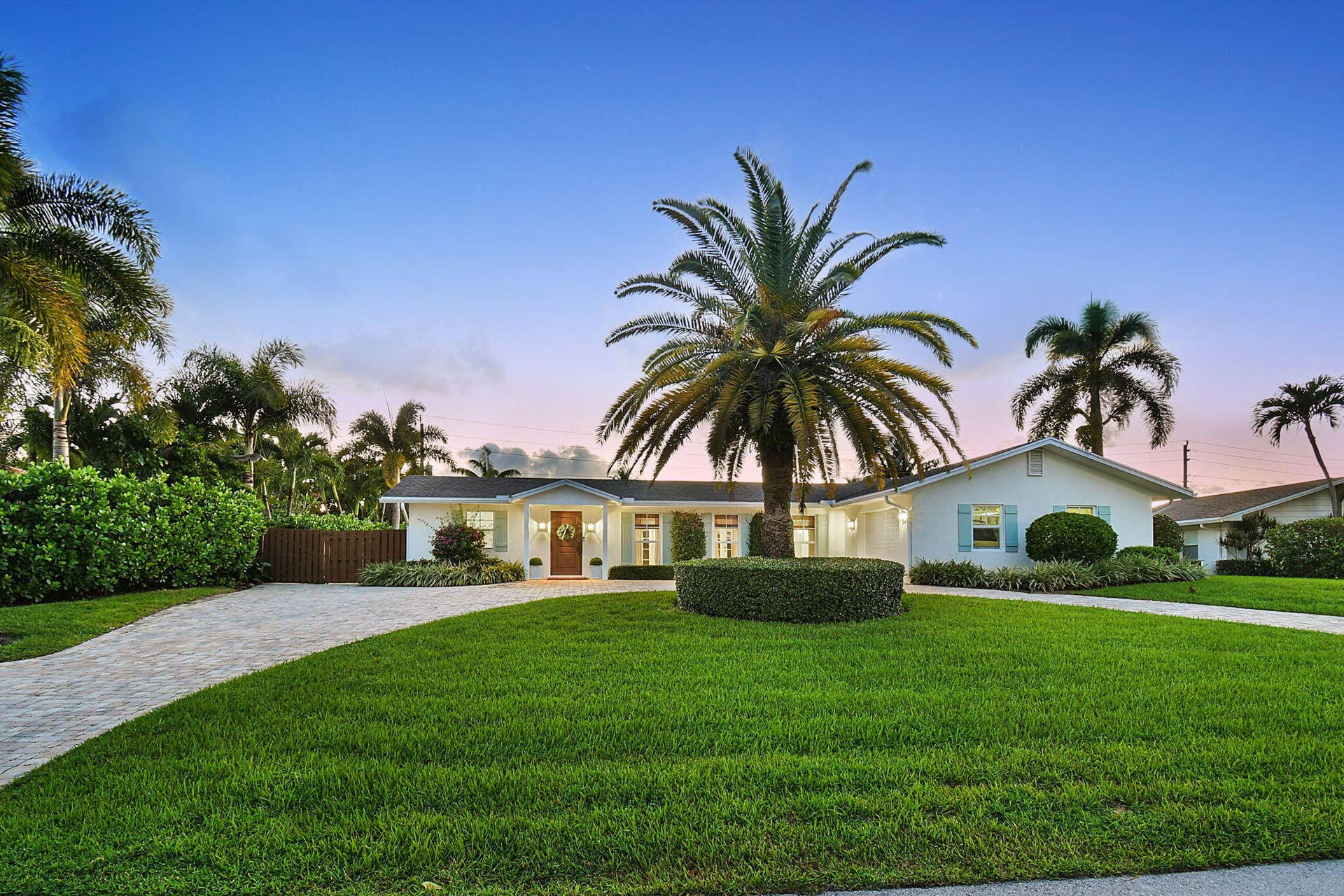 215 GOLFVIEW Drive, Tequesta, FL 33469 ExteriorFrontZoomOut