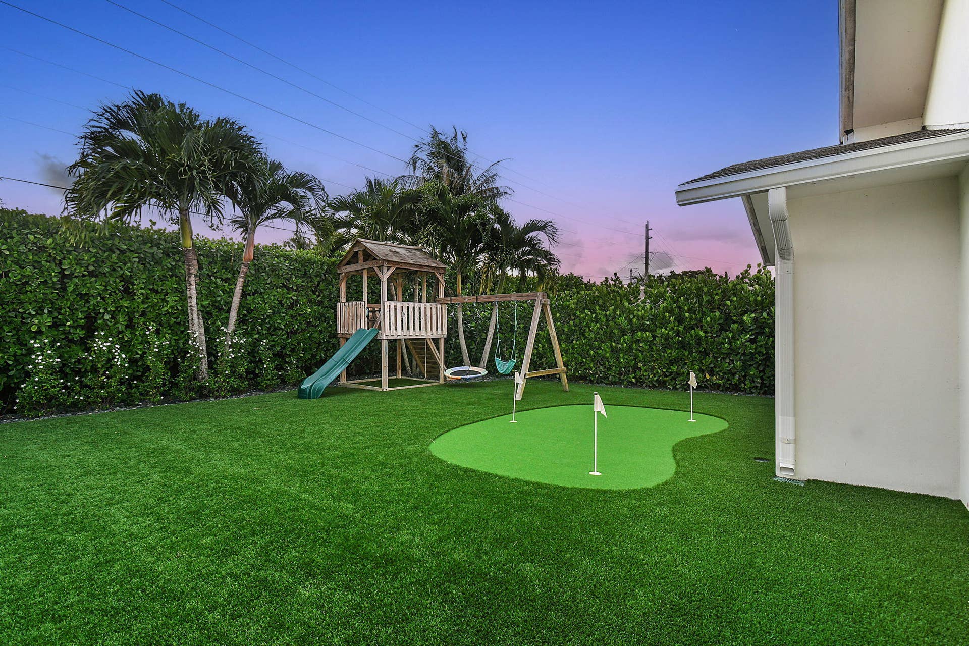 215 GOLFVIEW Drive, Tequesta, FL 33469 PuttingGreenjpg