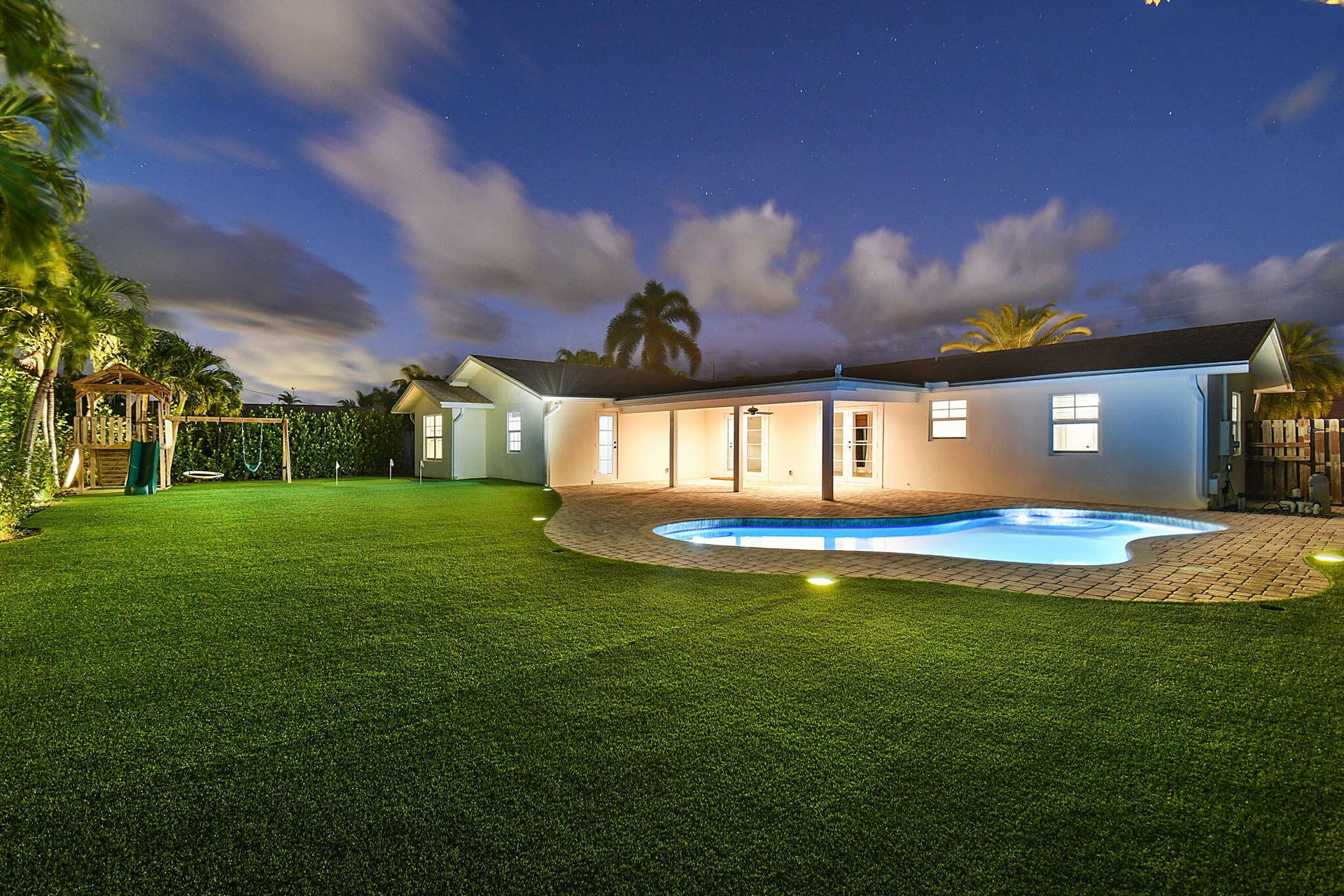 215 GOLFVIEW Drive, Tequesta, FL 33469 ExteriorBackNight