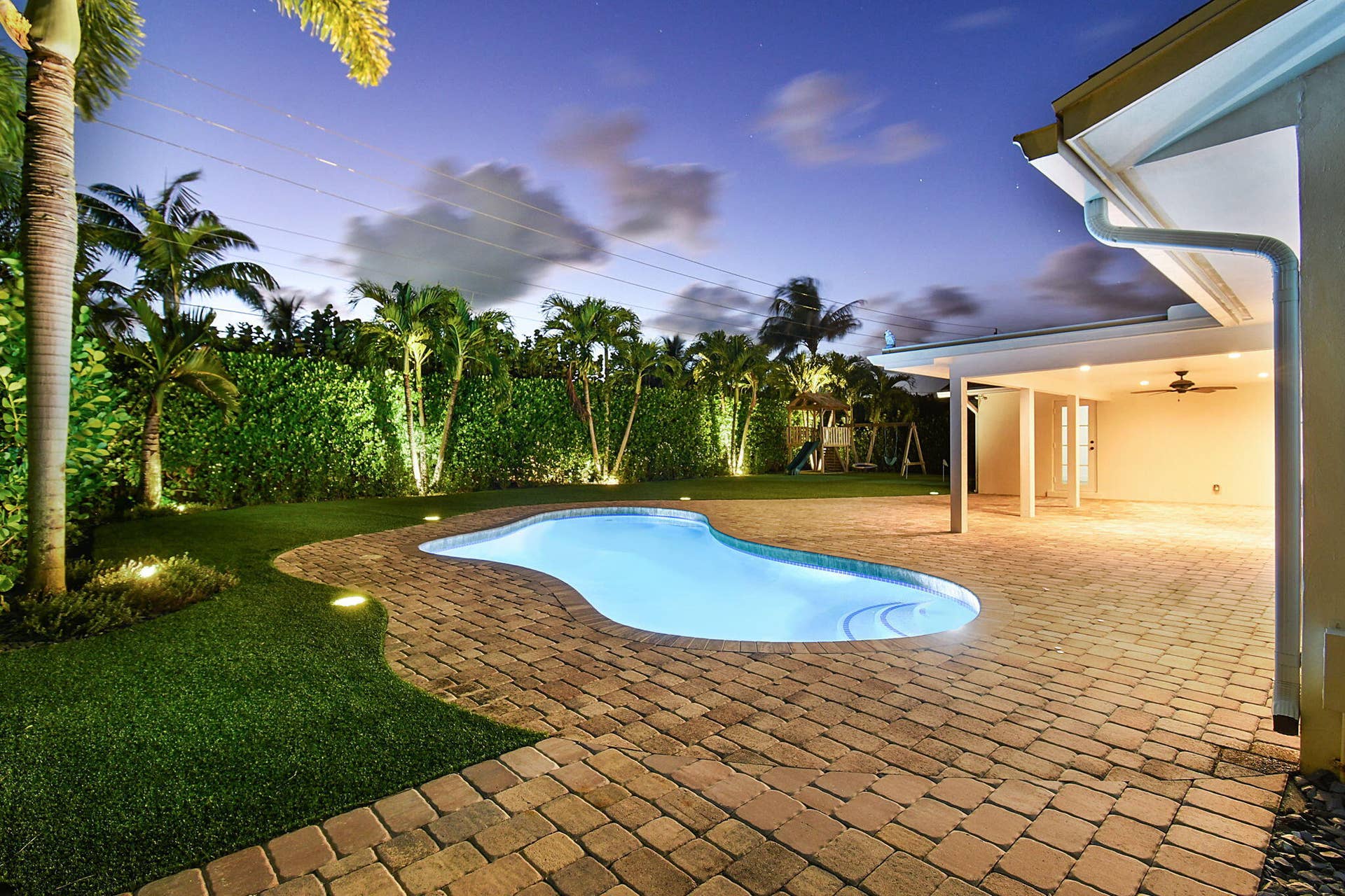 215 GOLFVIEW Drive, Tequesta, FL 33469 PoolNight