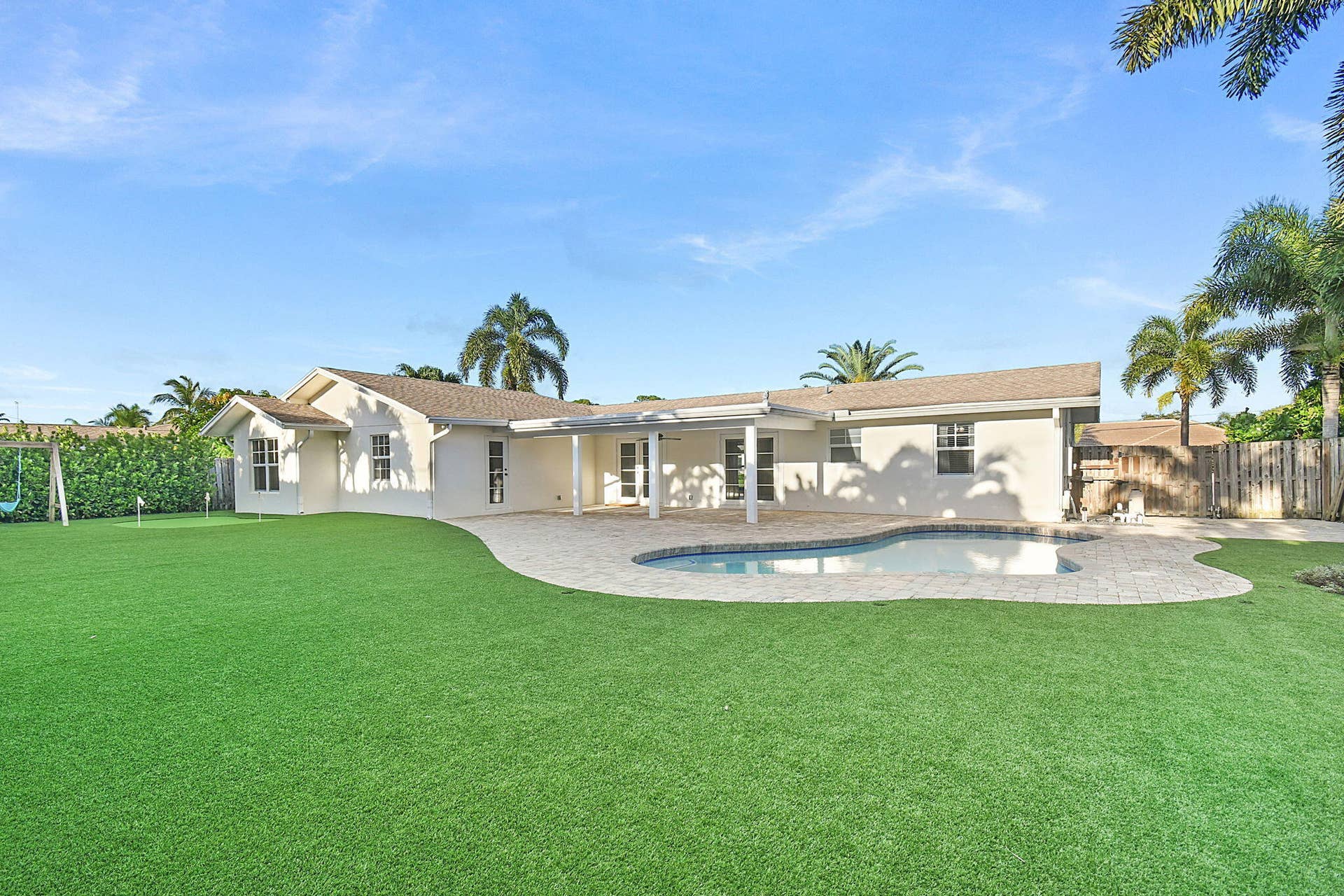 215 GOLFVIEW Drive, Tequesta, FL 33469 ExteriorBack