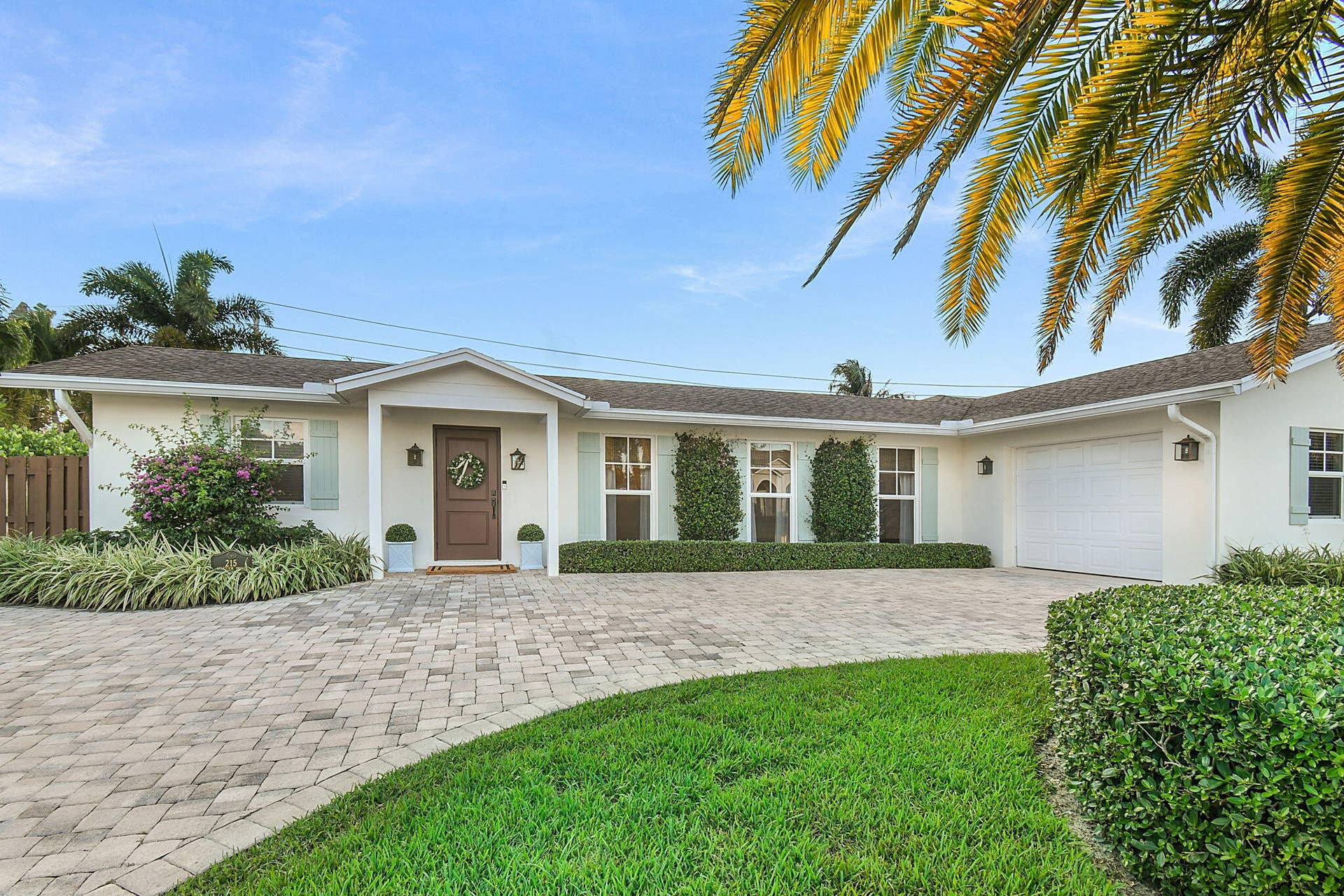 215 GOLFVIEW Drive, Tequesta, FL 33469 ExteriorFront