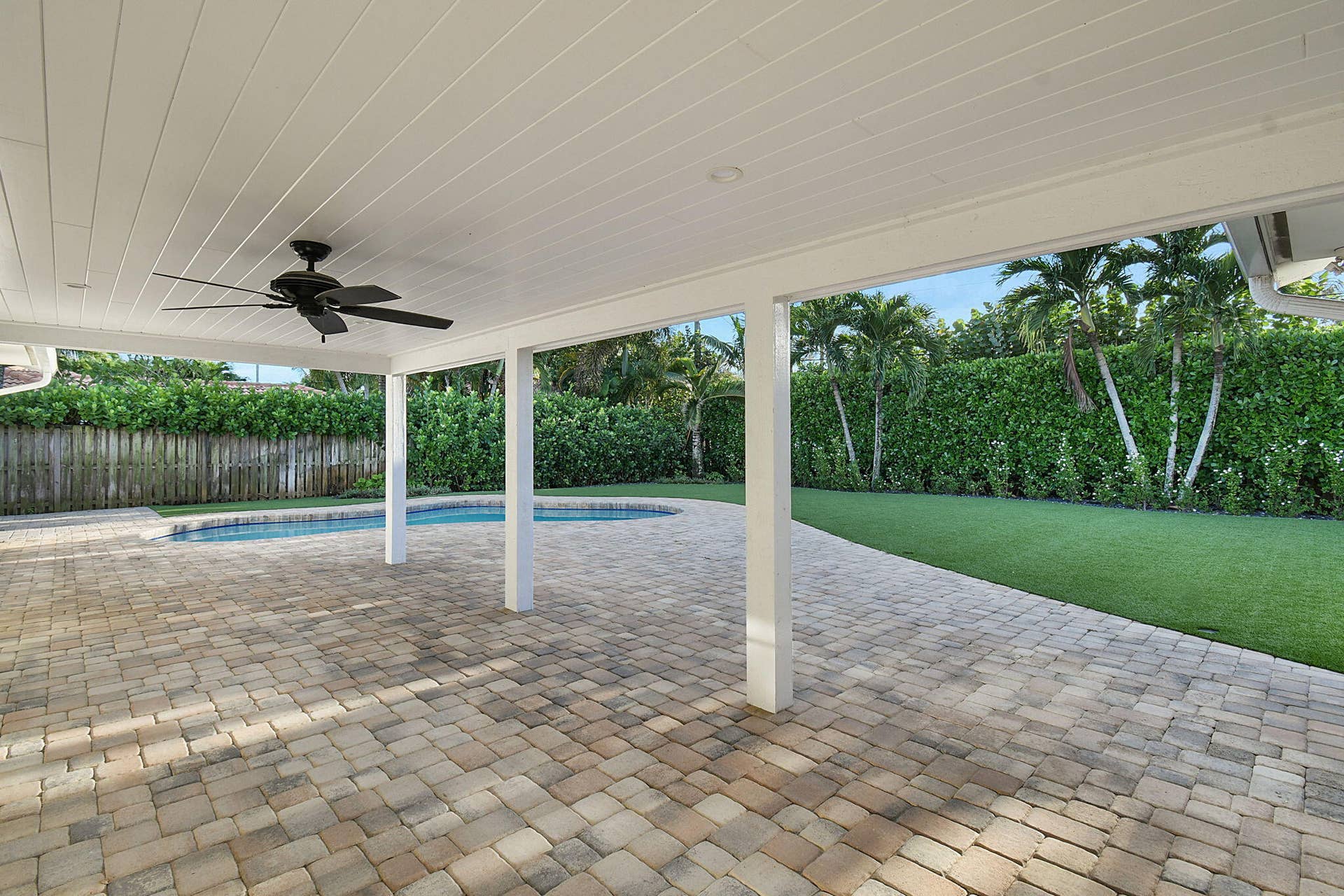 215 GOLFVIEW Drive, Tequesta, FL 33469 Porch