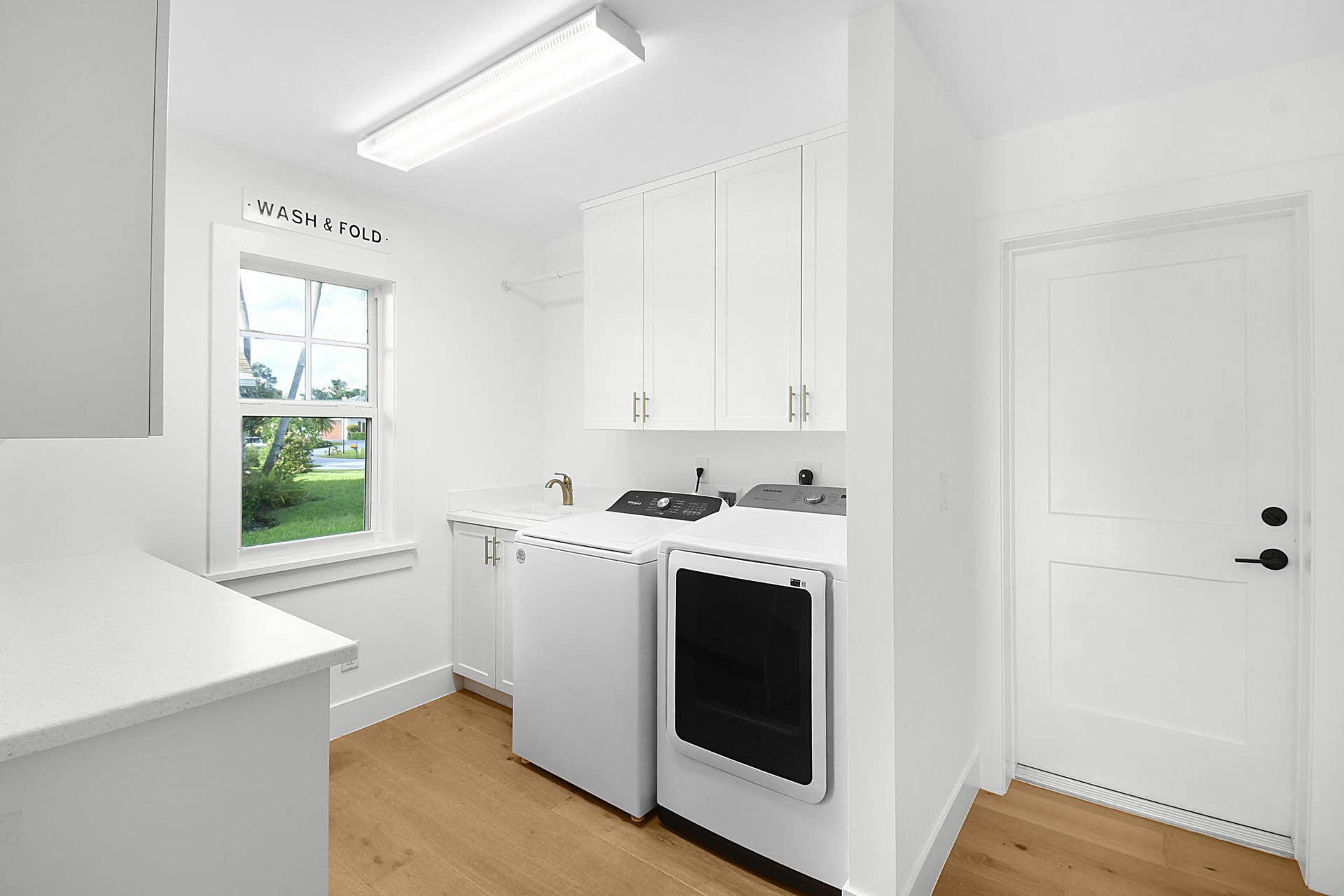 215 GOLFVIEW Drive, Tequesta, FL 33469 Laundry