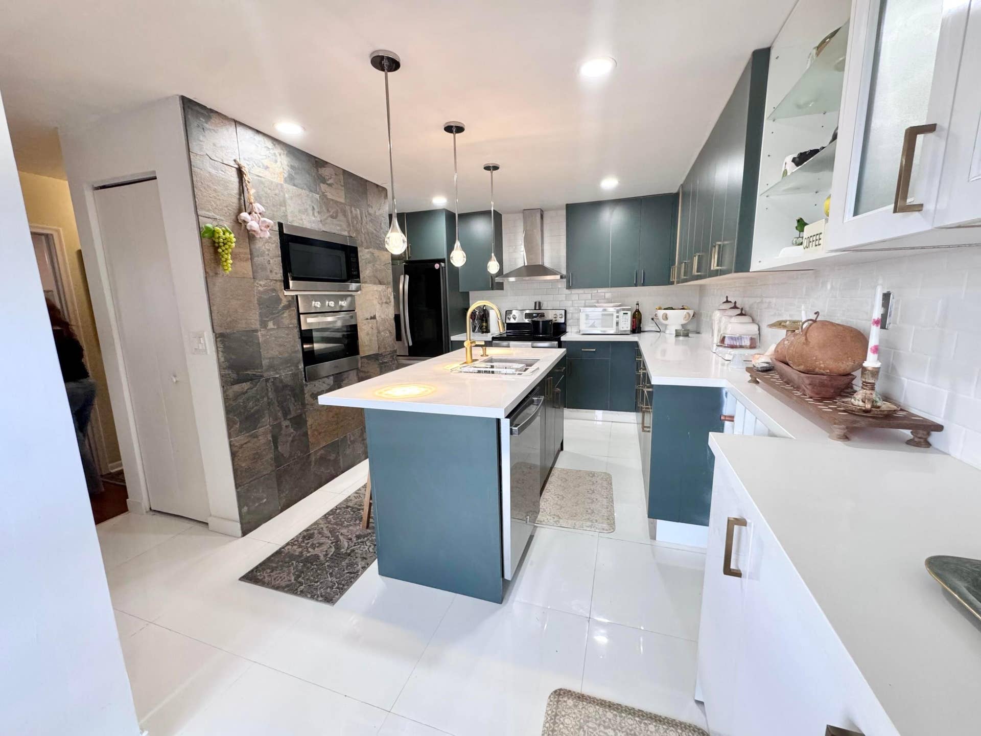 1341 NW 20TH Avenue, #203, Delray Beach, FL 33445 IMG_0442